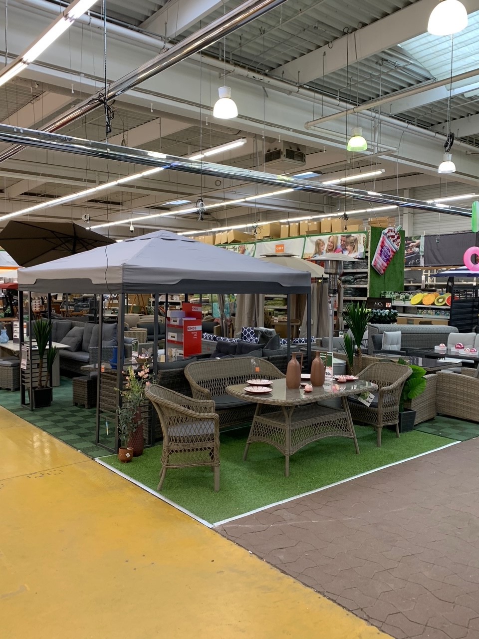 Images OBI áruház Budapest