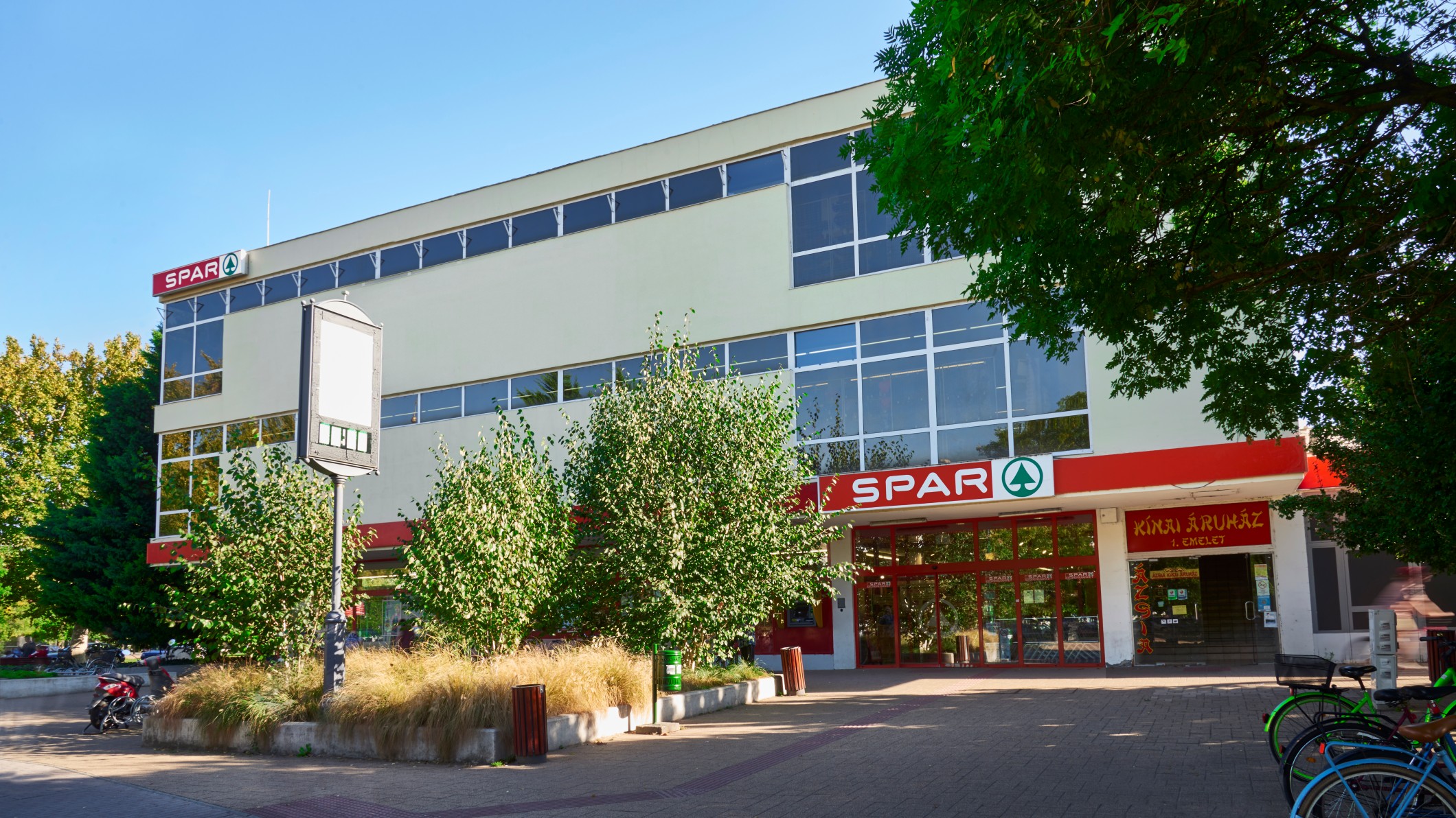 Images SPAR szupermarket