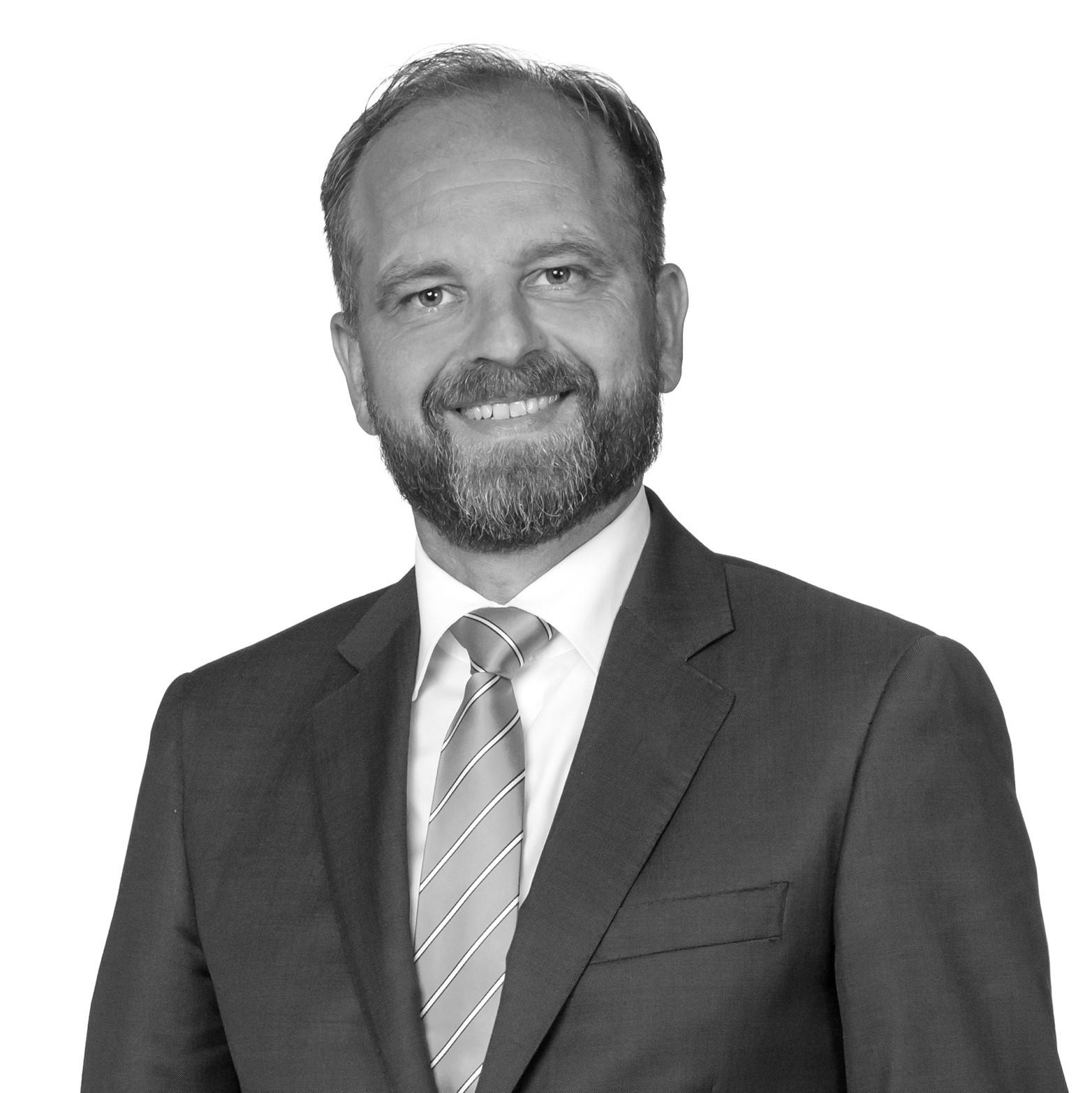 Bild 1 Oliver Nolde, Gebietsdirektor und Selbstständiger Finanzberater für die Deutsche Bank in Dortmund