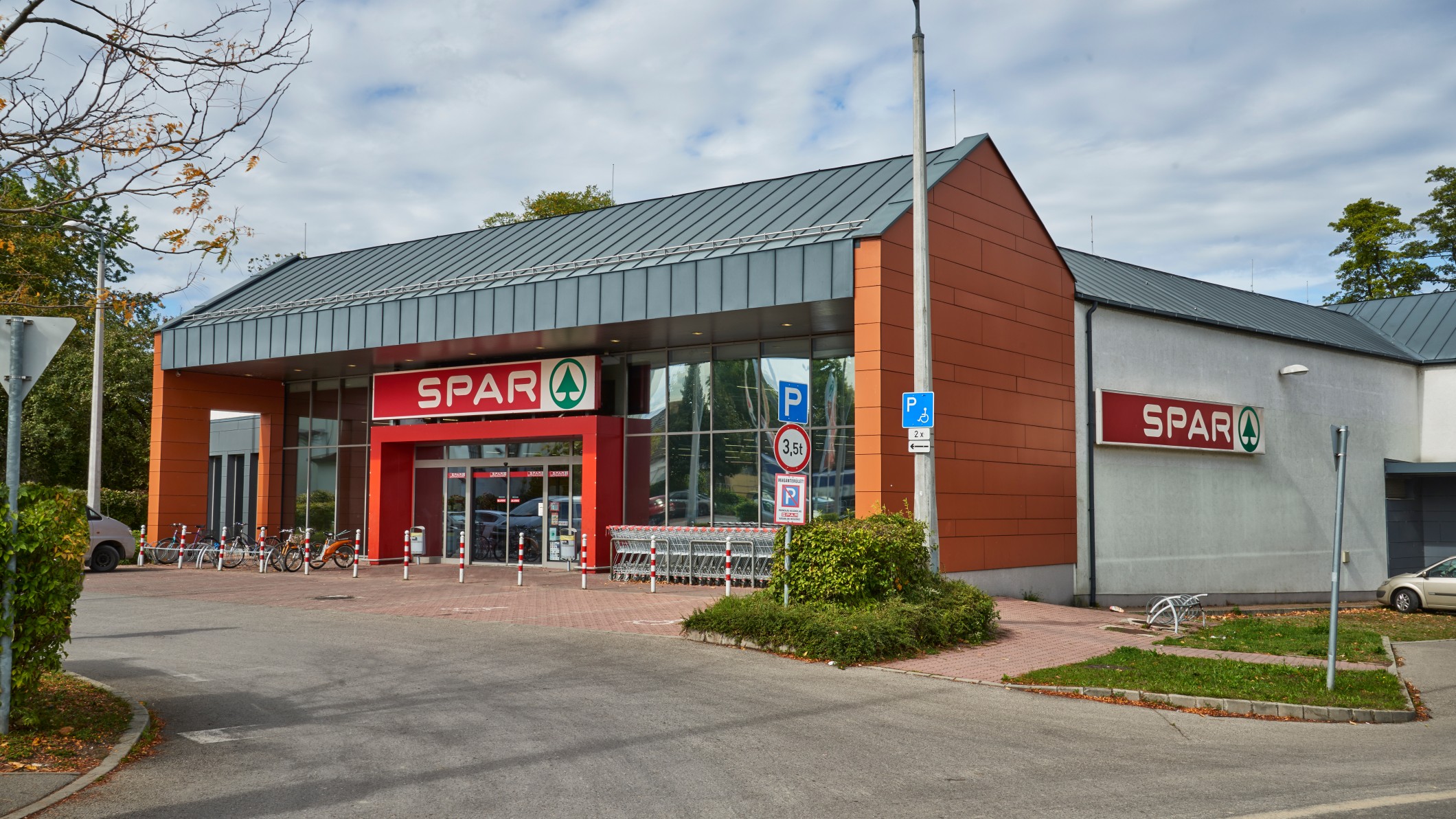 Images SPAR szupermarket