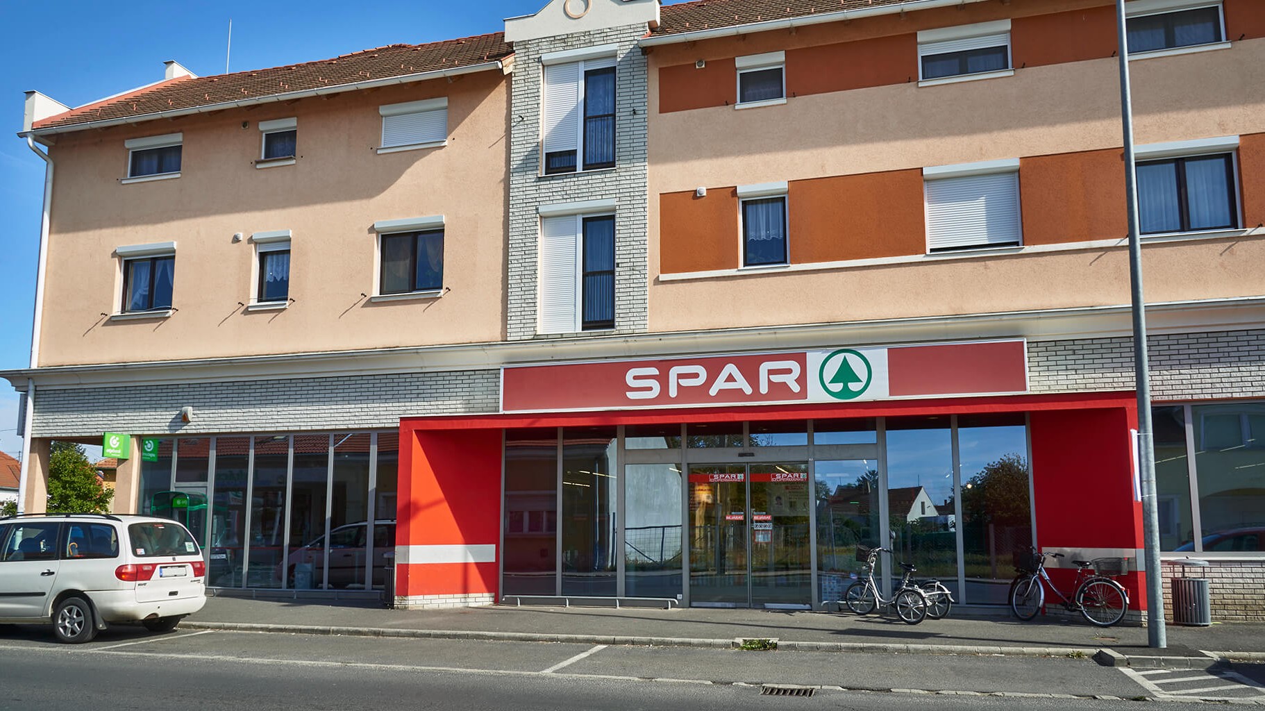 Images SPAR szupermarket