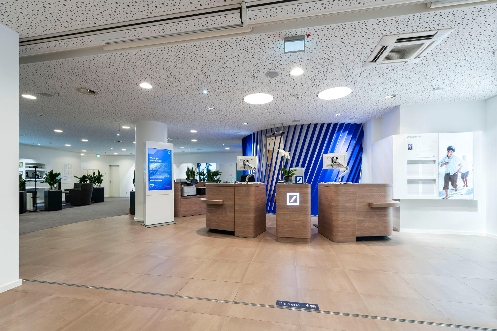 Bild 4 Deutsche Bank Filiale in Frankfurt am Main