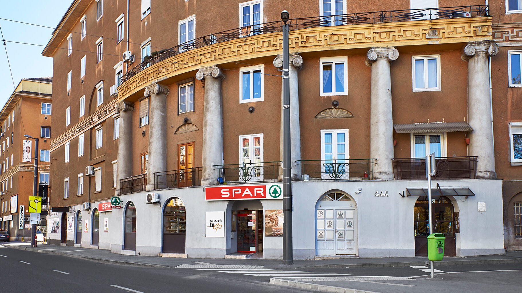 Images SPAR market