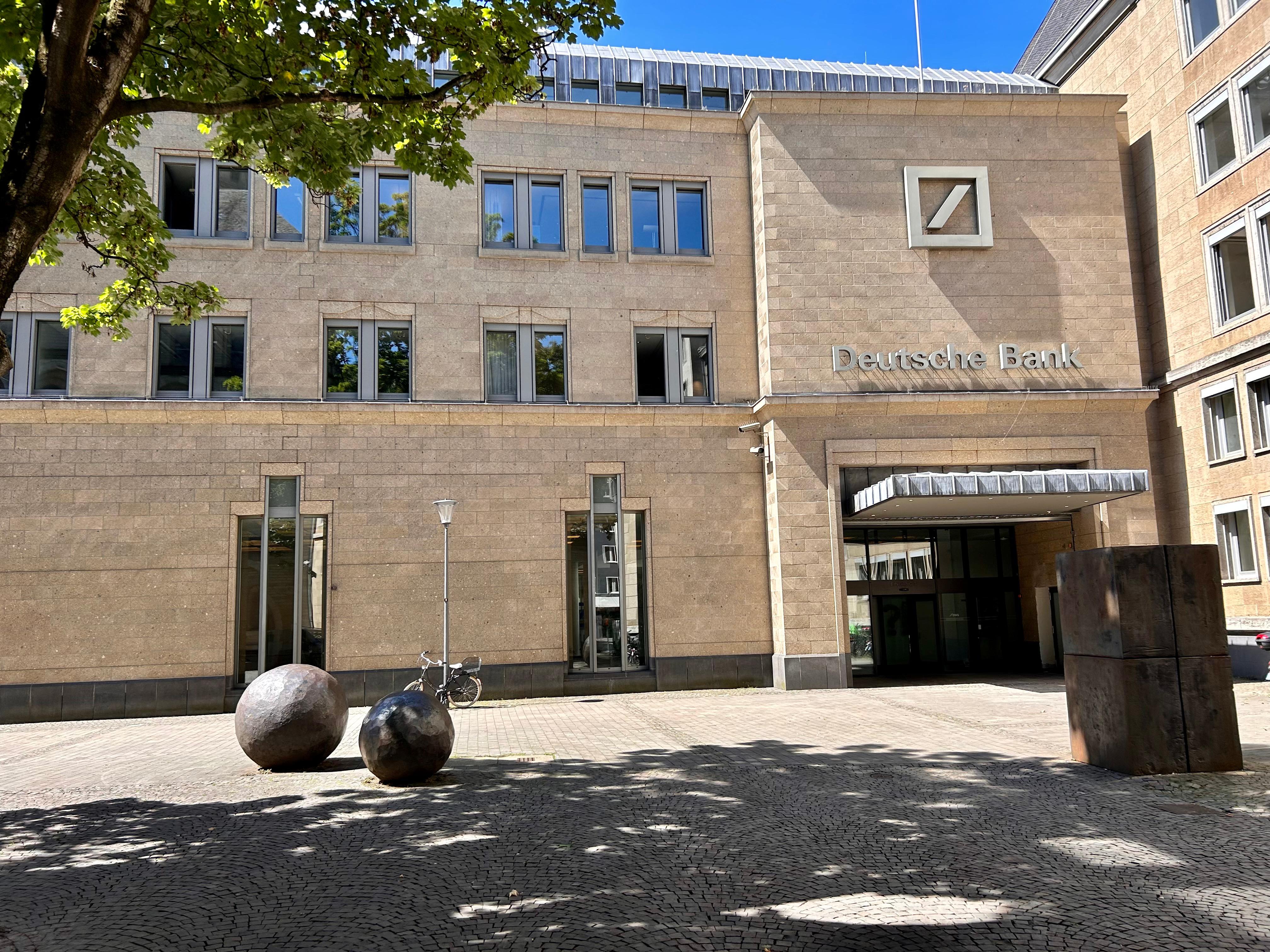 Deutsche Bank Filiale, An den Dominikanern 11-27 in Köln
