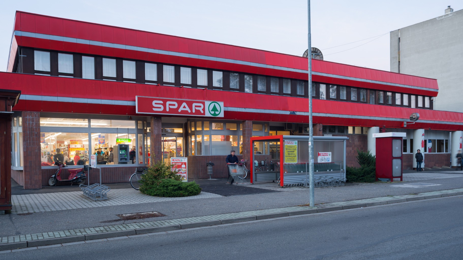 Images SPAR szupermarket