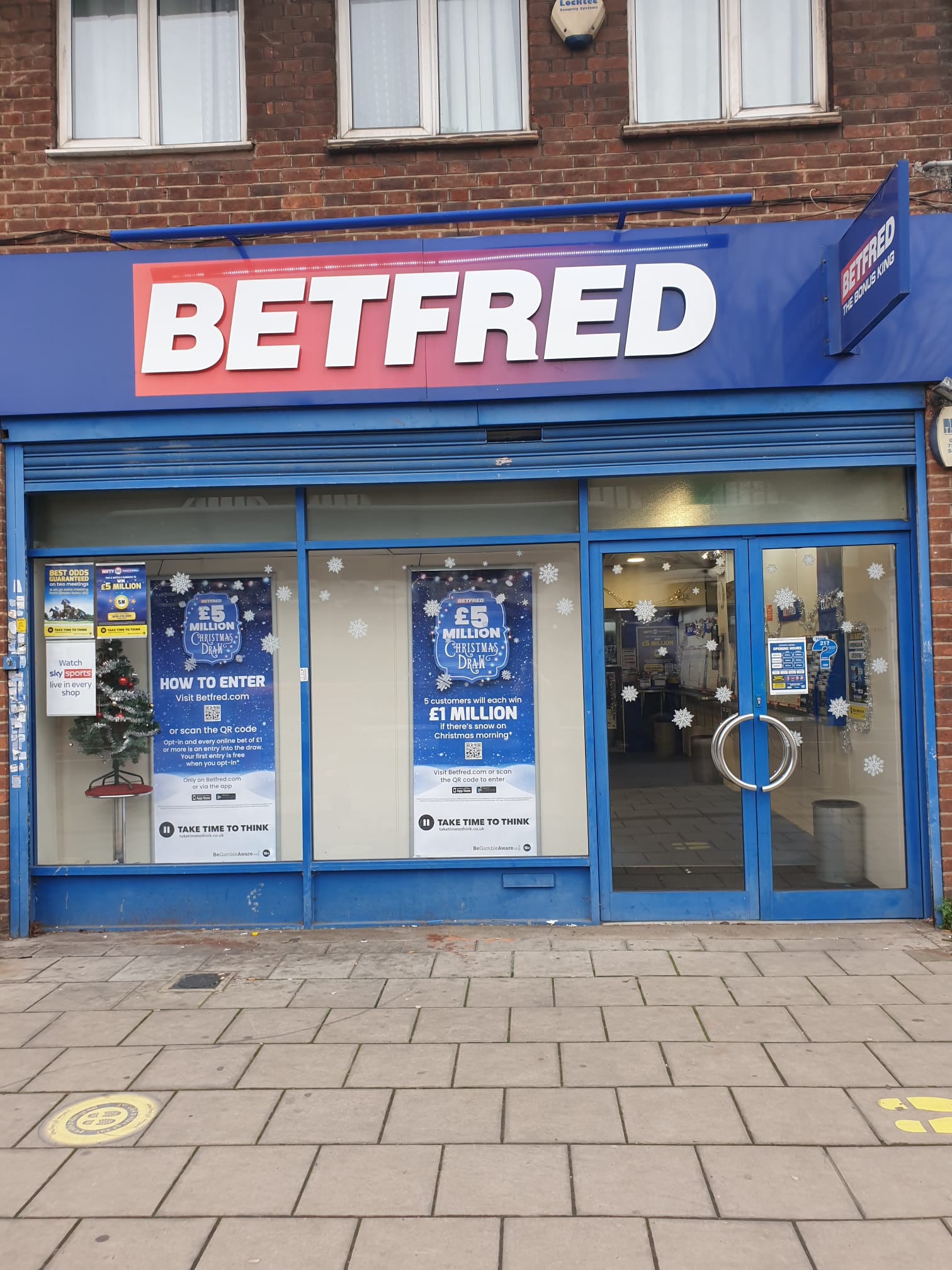 Shop Front Betfred Ilford 08000 320878