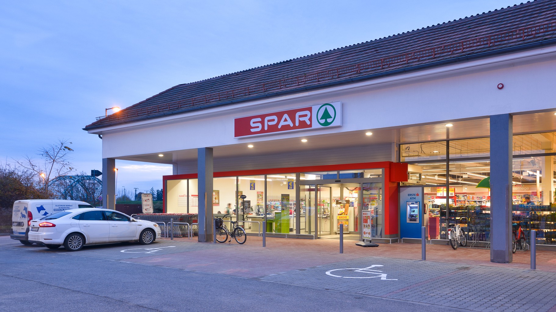 Images SPAR szupermarket