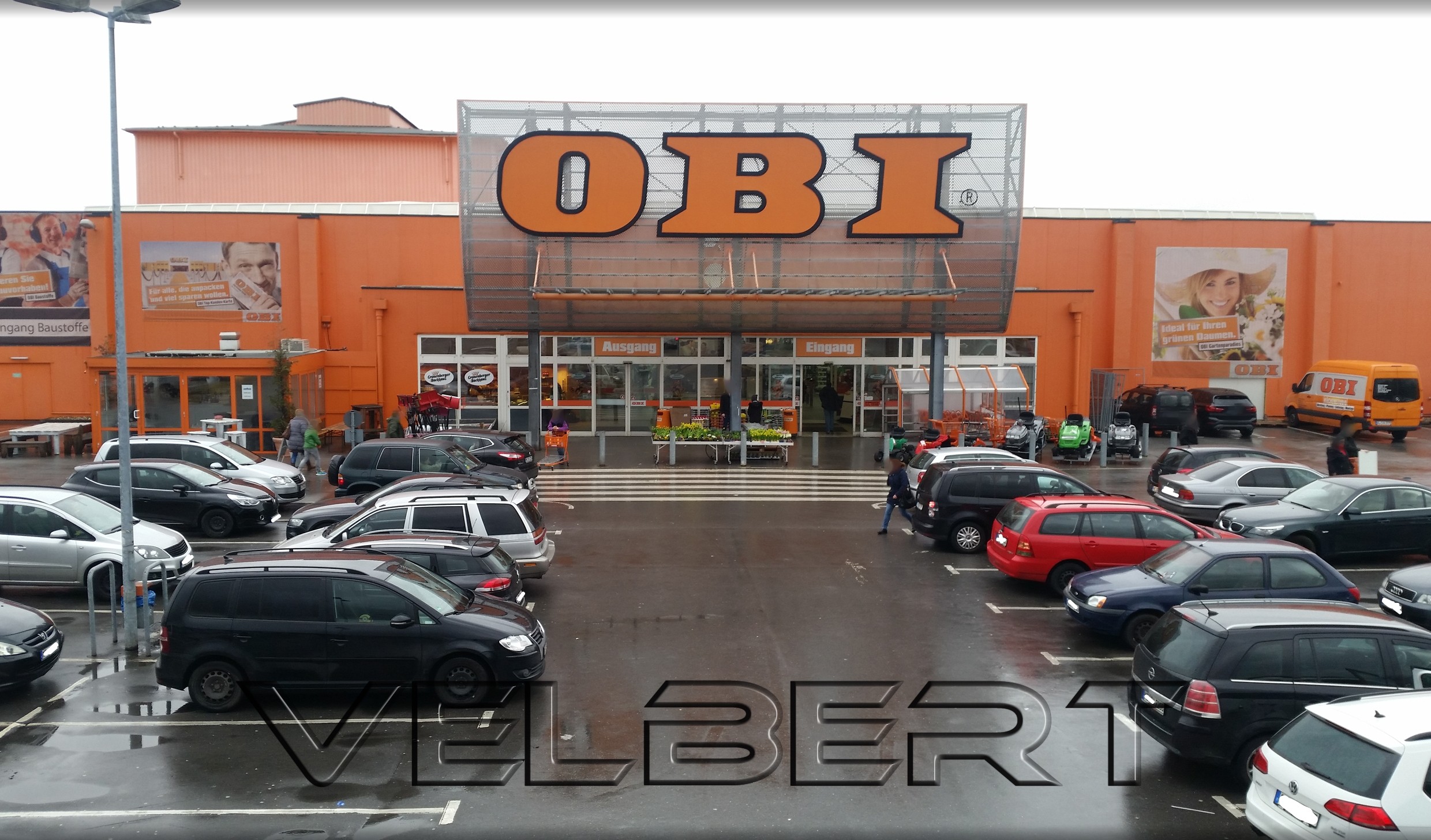 OBI Markt VelbertEingangsbereich, Parkplatz