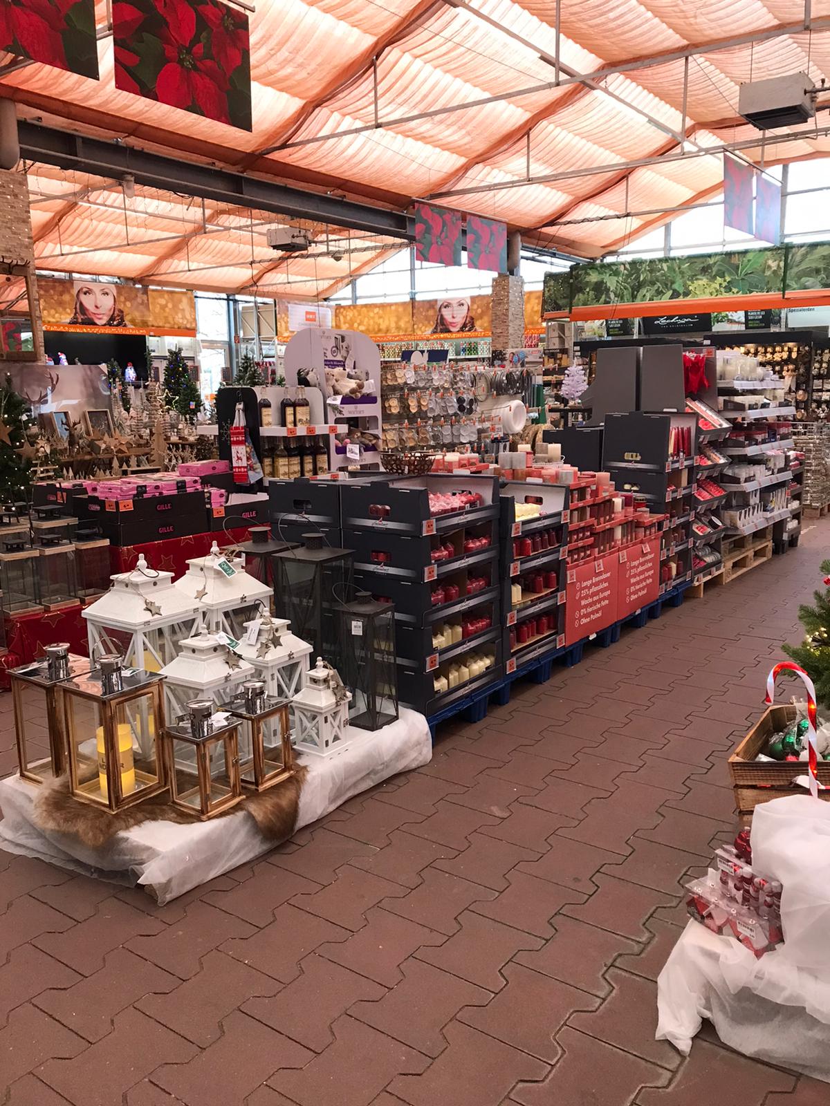 - OBI Baumarkt Weißenburg (DIY)- 7.500m² Verkaufsfläche / Sales Area- Abteilung: Weihnachtsmarkt Innengarten
