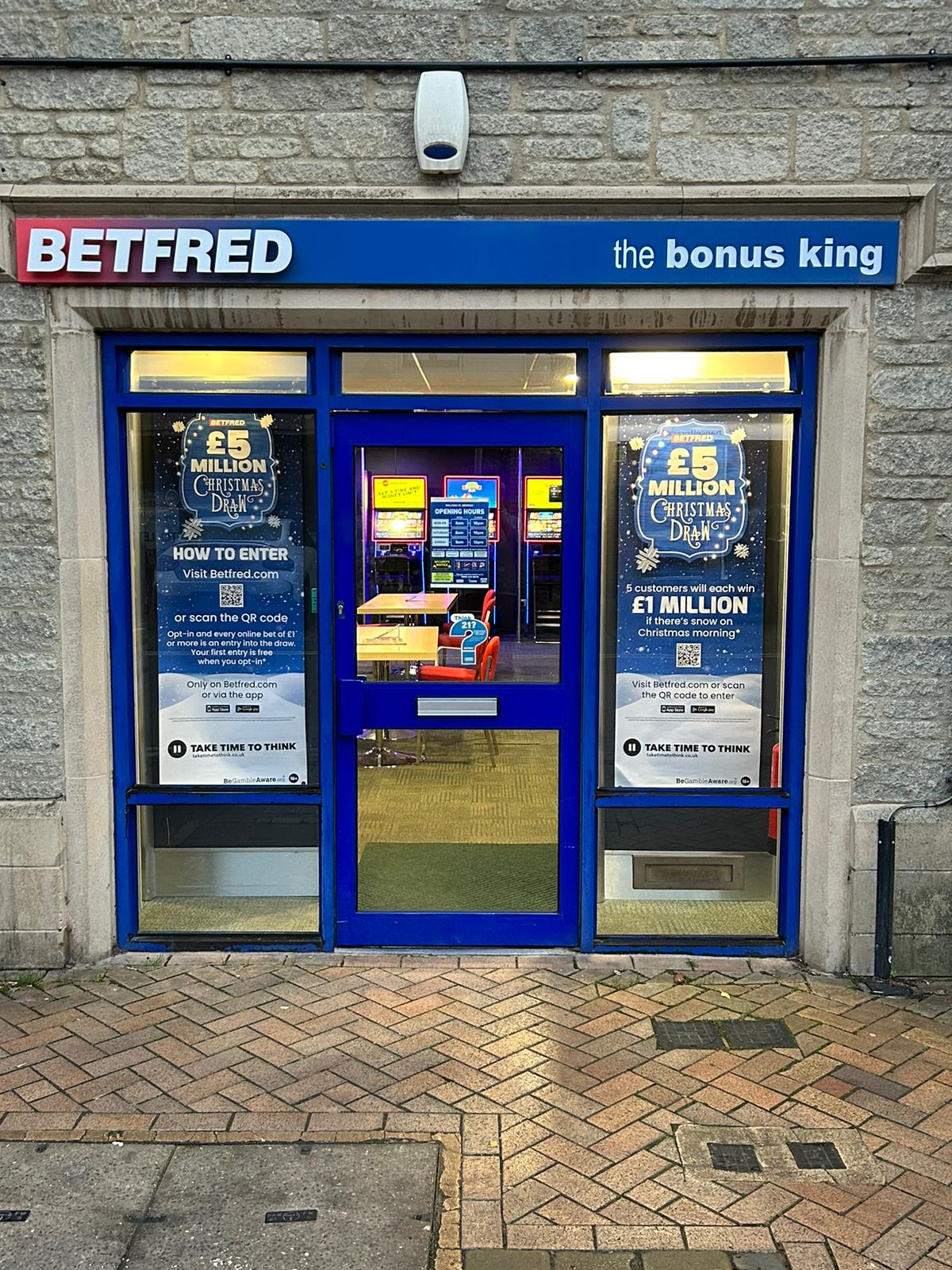 Betfred Shop Front Betfred Oxford 08000 320878