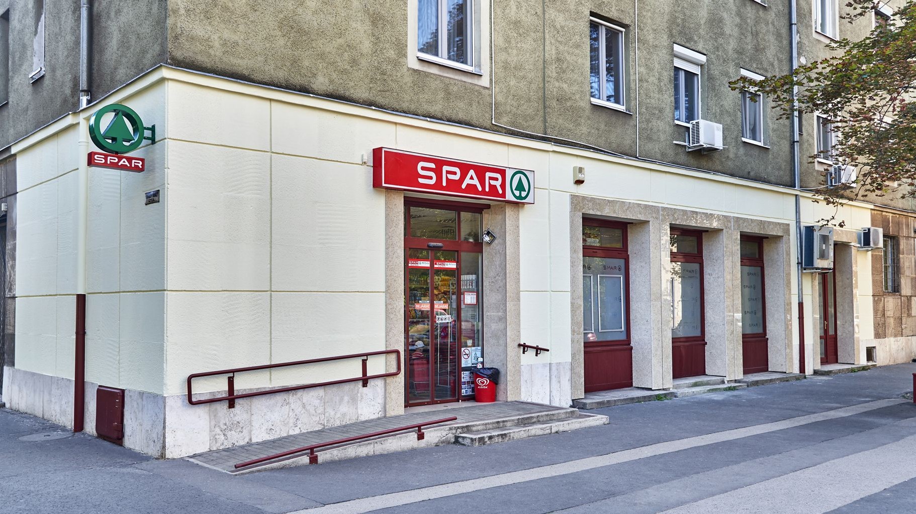 Images SPAR market