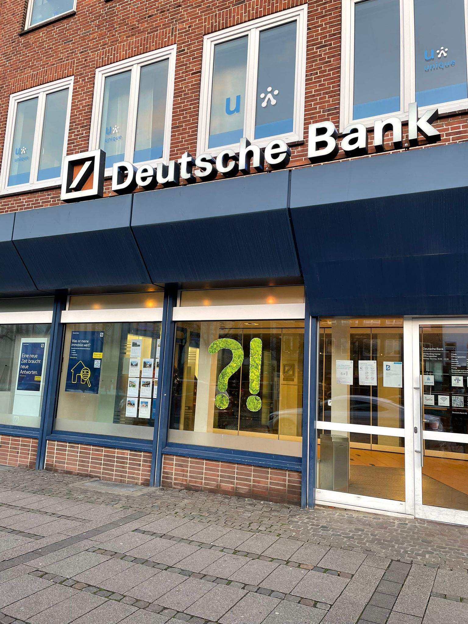 Bild 1 Deutsche Bank Filiale in Neumünster