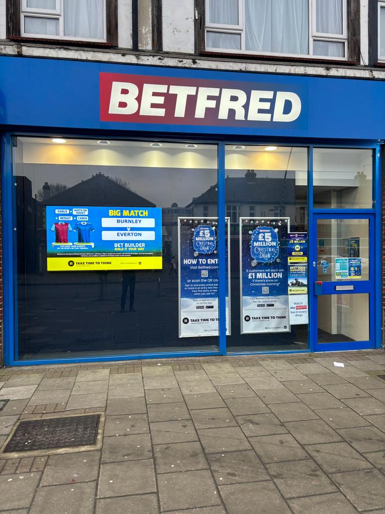 Betfred Shop Front Betfred Romford 08000 320878
