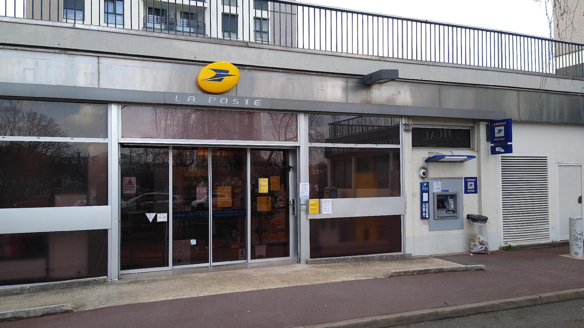 r vap 143 rue du marechal leclerc 94410 saint maurice How to Blow Smoke Rings main image 1
