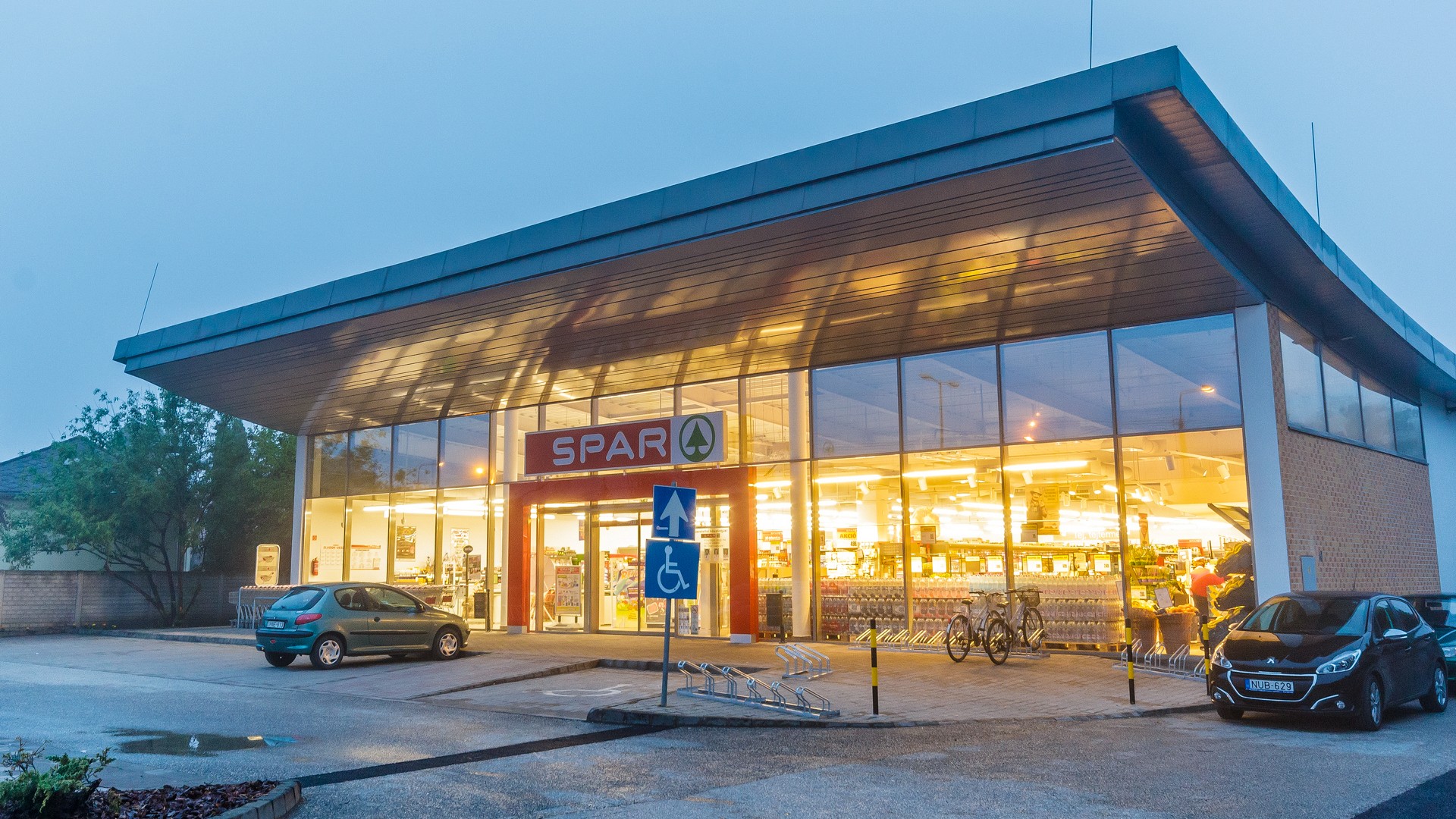 Images SPAR szupermarket