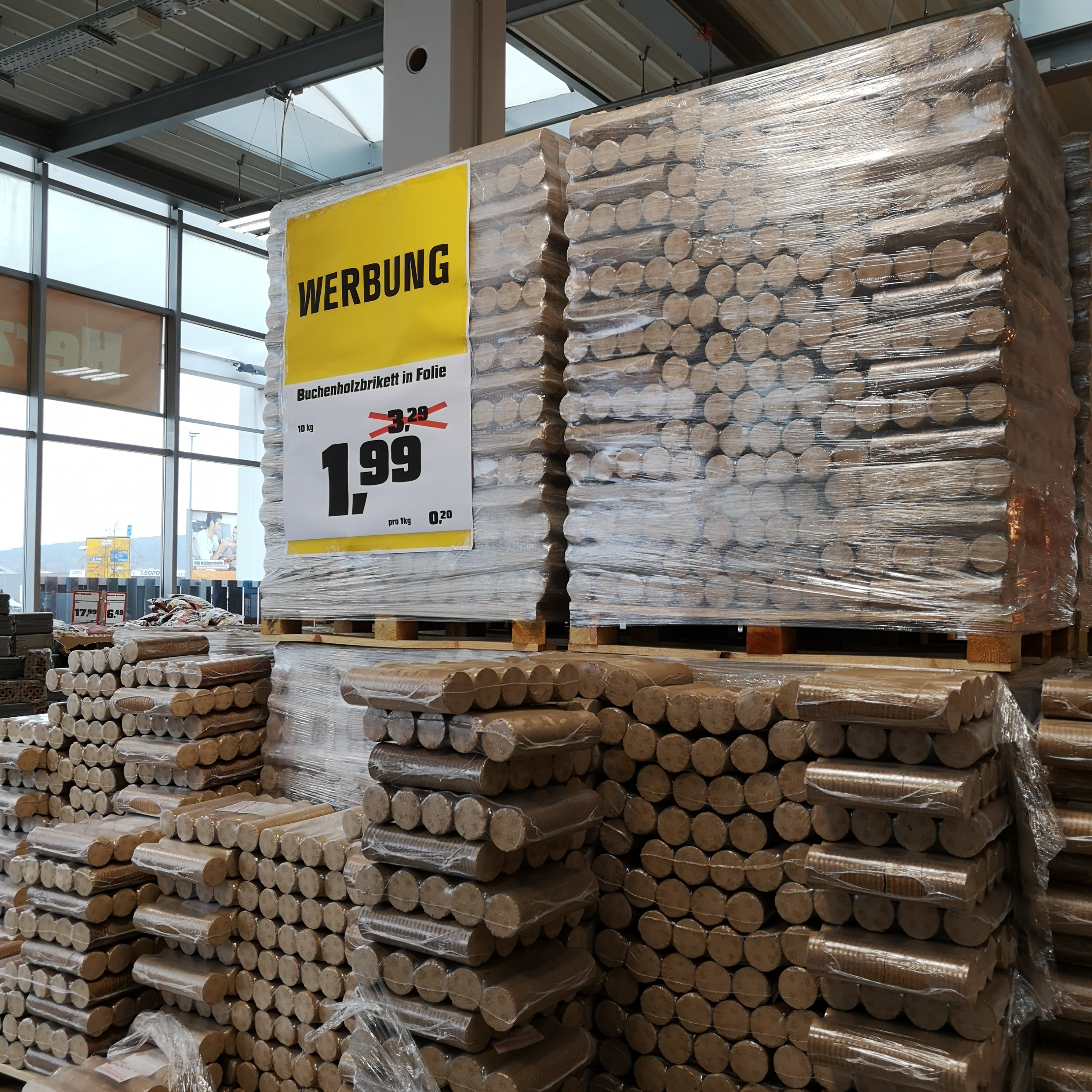 Buchenholzbrikett in Folie 10kg 1,99€Nur solange der Vorrat reicht!