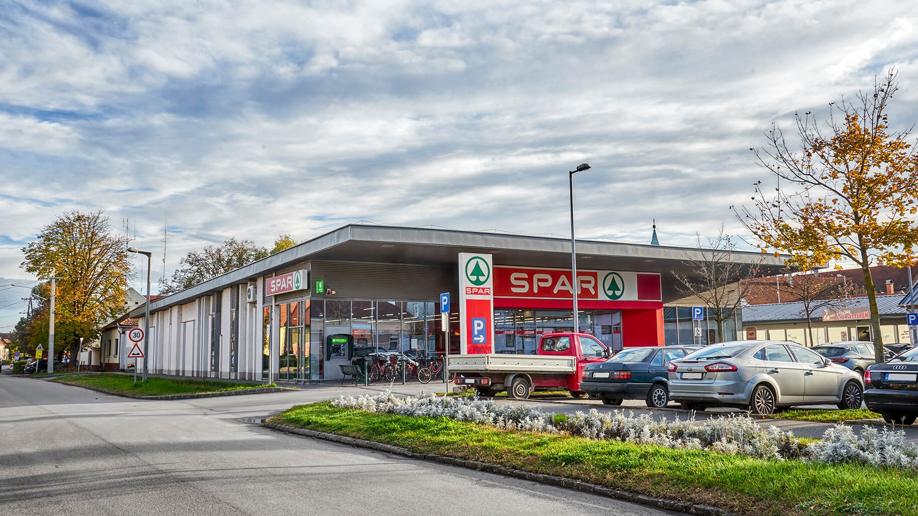 Images SPAR szupermarket