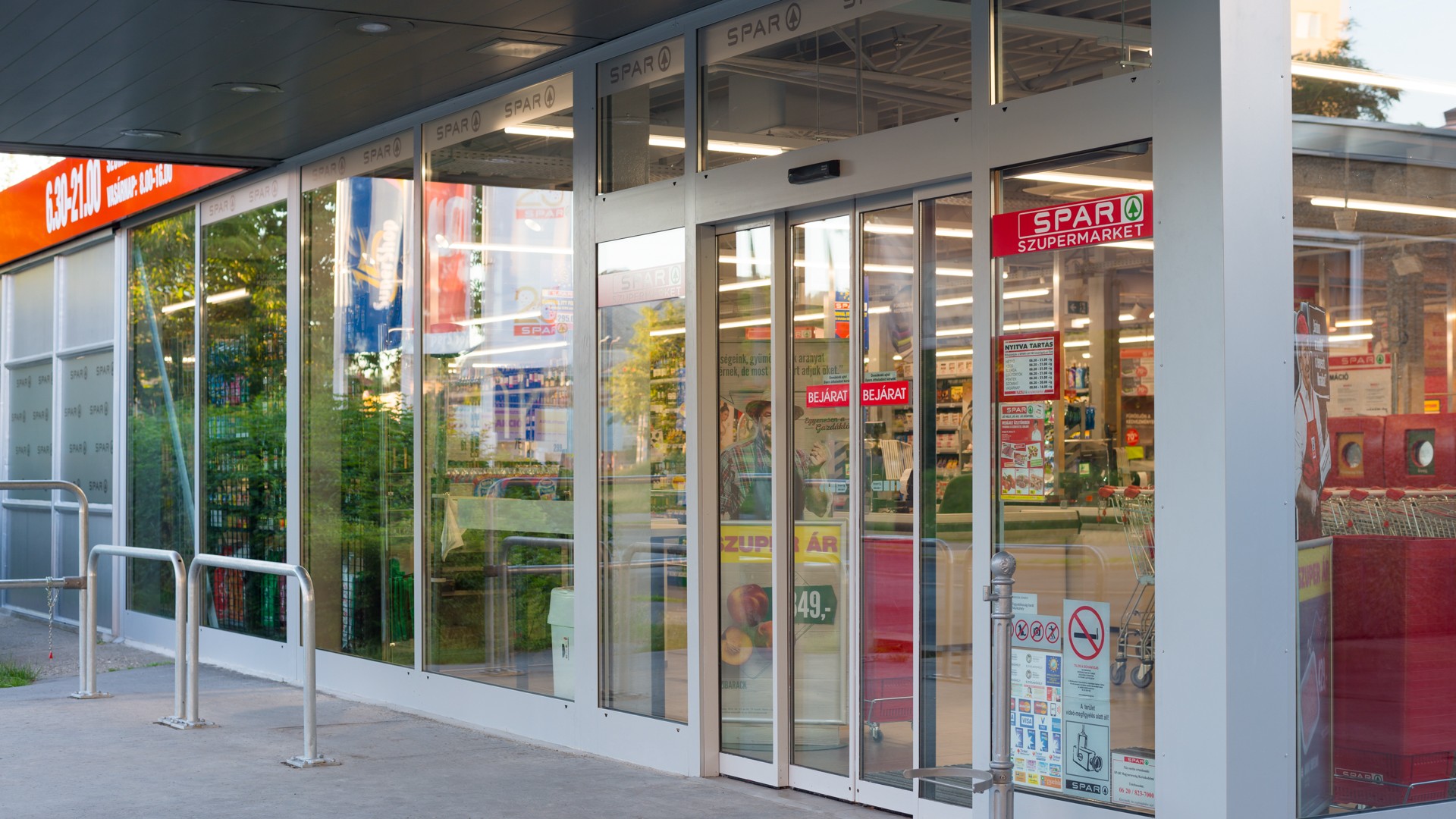 Images SPAR szupermarket