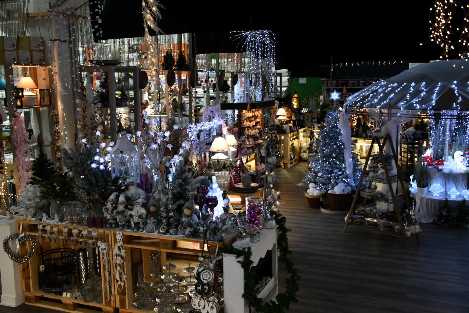 Der Weihnachtsmarkt im OBI Hattingen hat eröffnet