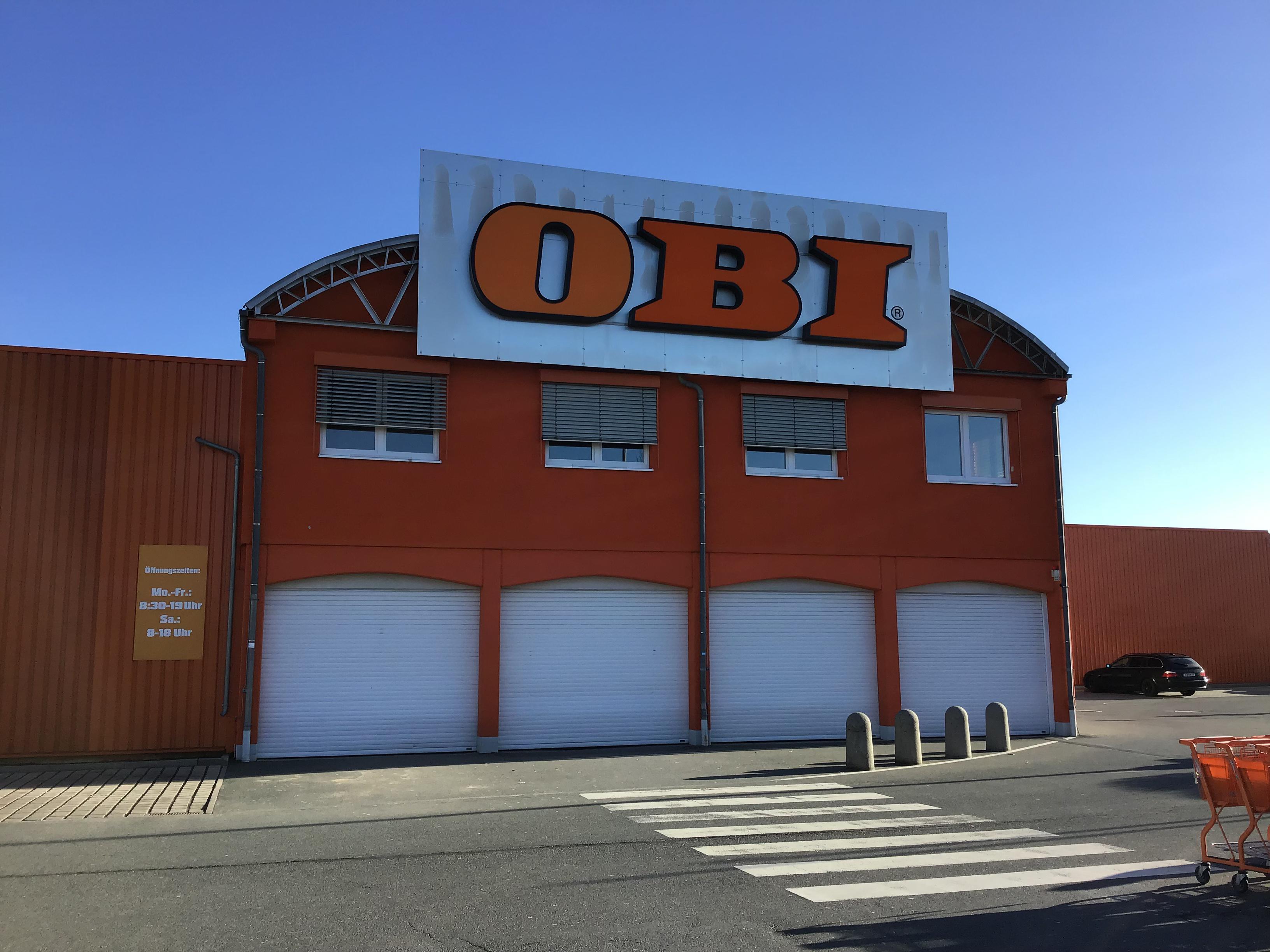 OBI Parkplatz Hof