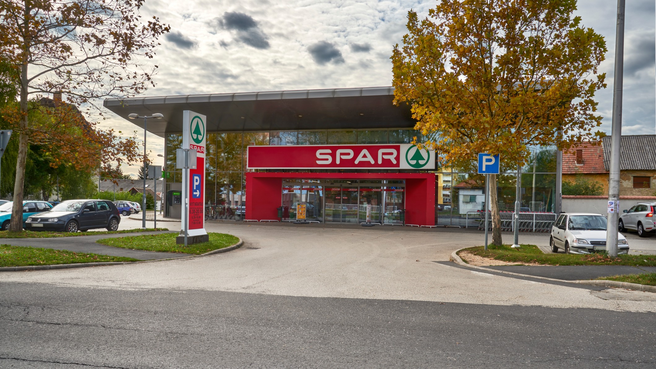 Images SPAR szupermarket