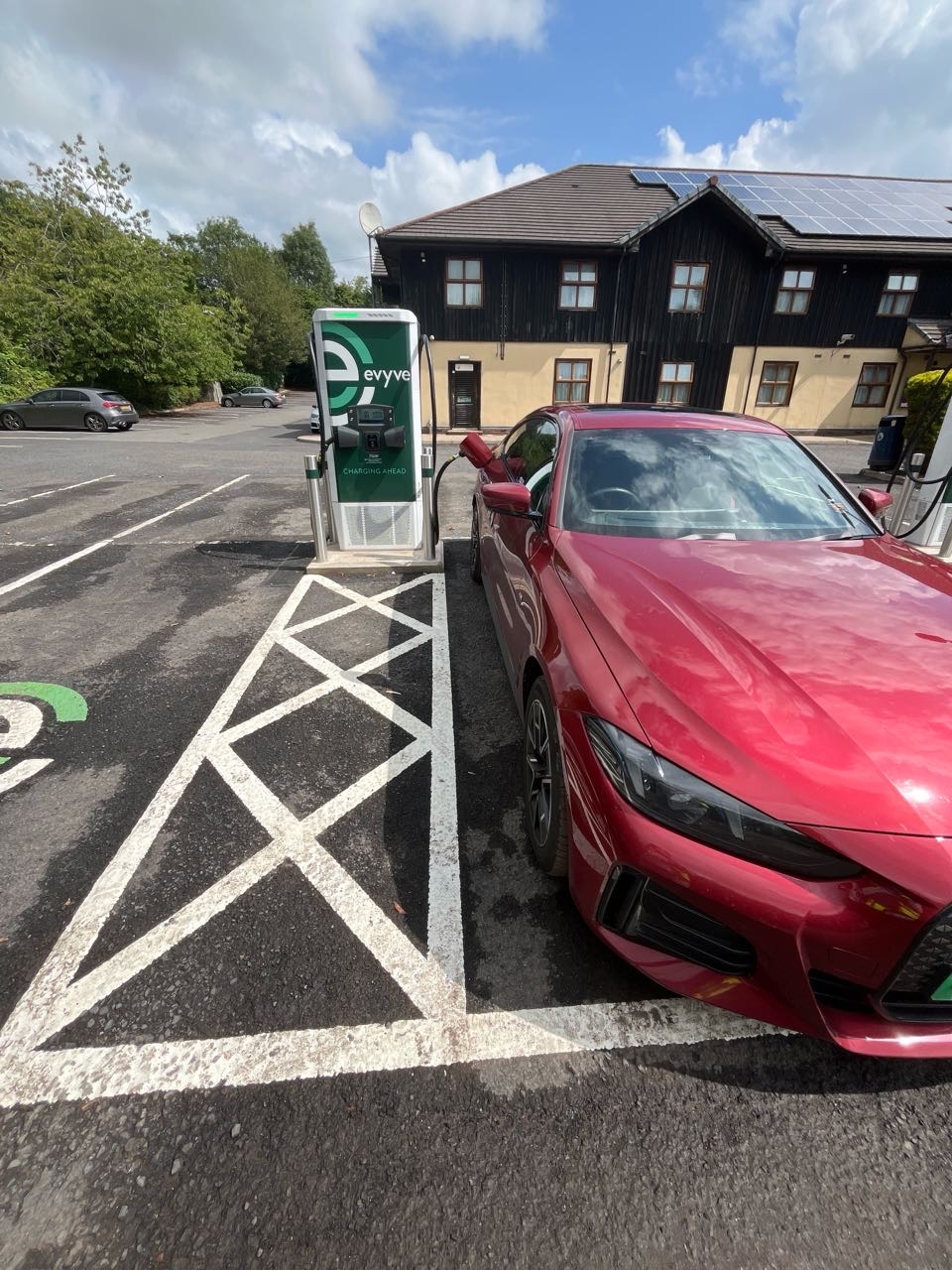 Images evyve Charging Station