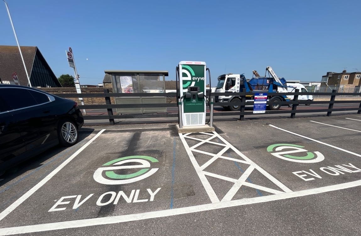 Images evyve Charging Station