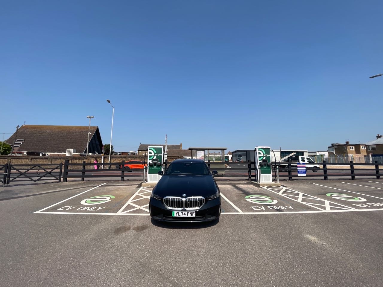 Images evyve Charging Station