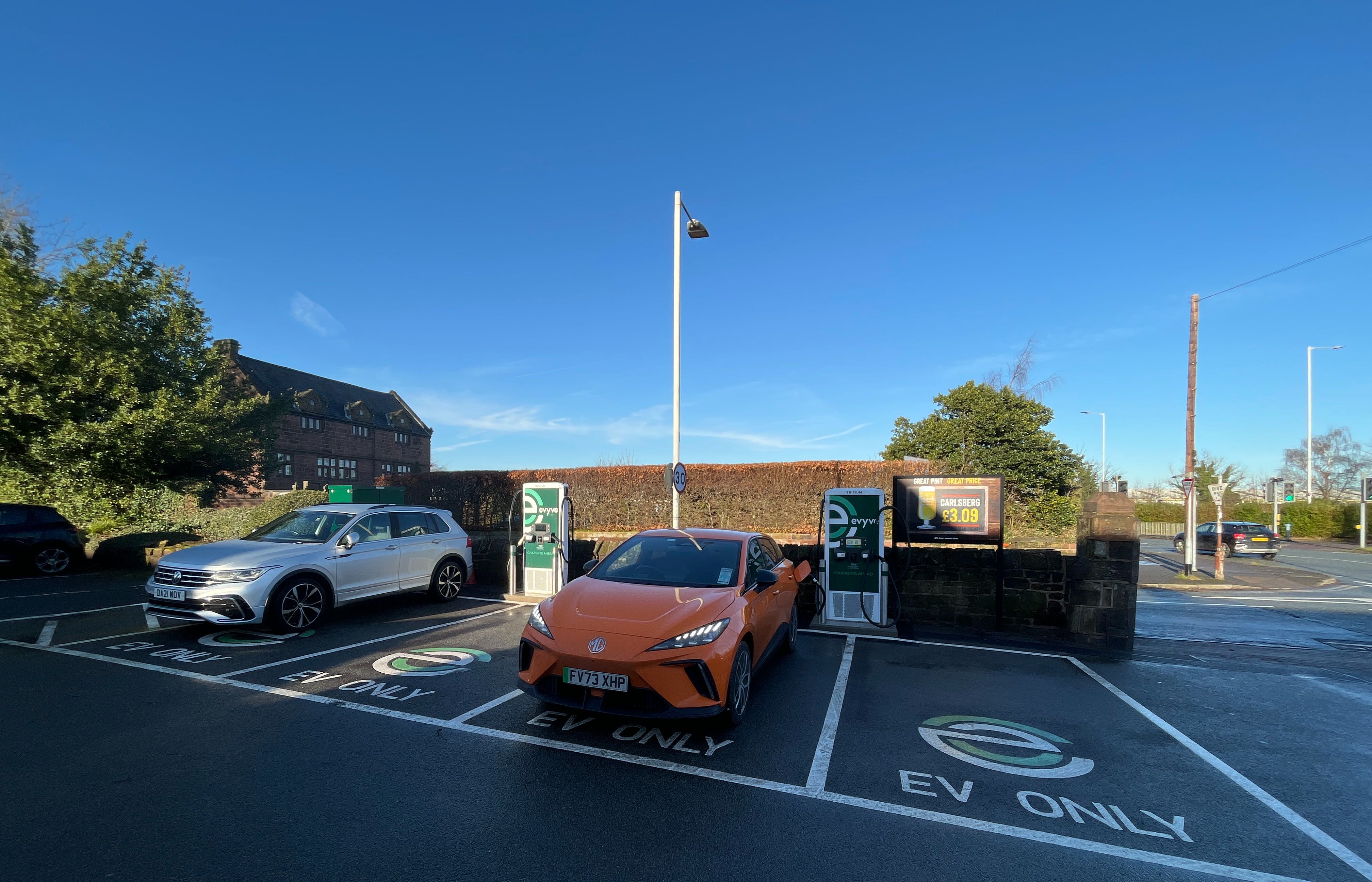 Images evyve Charging Station