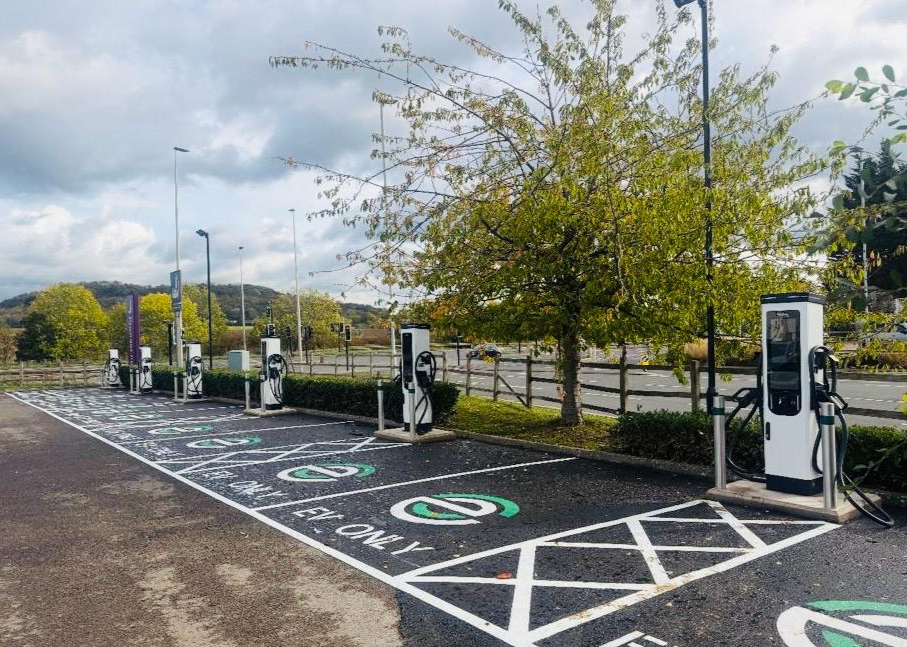 Images evyve Charging Station