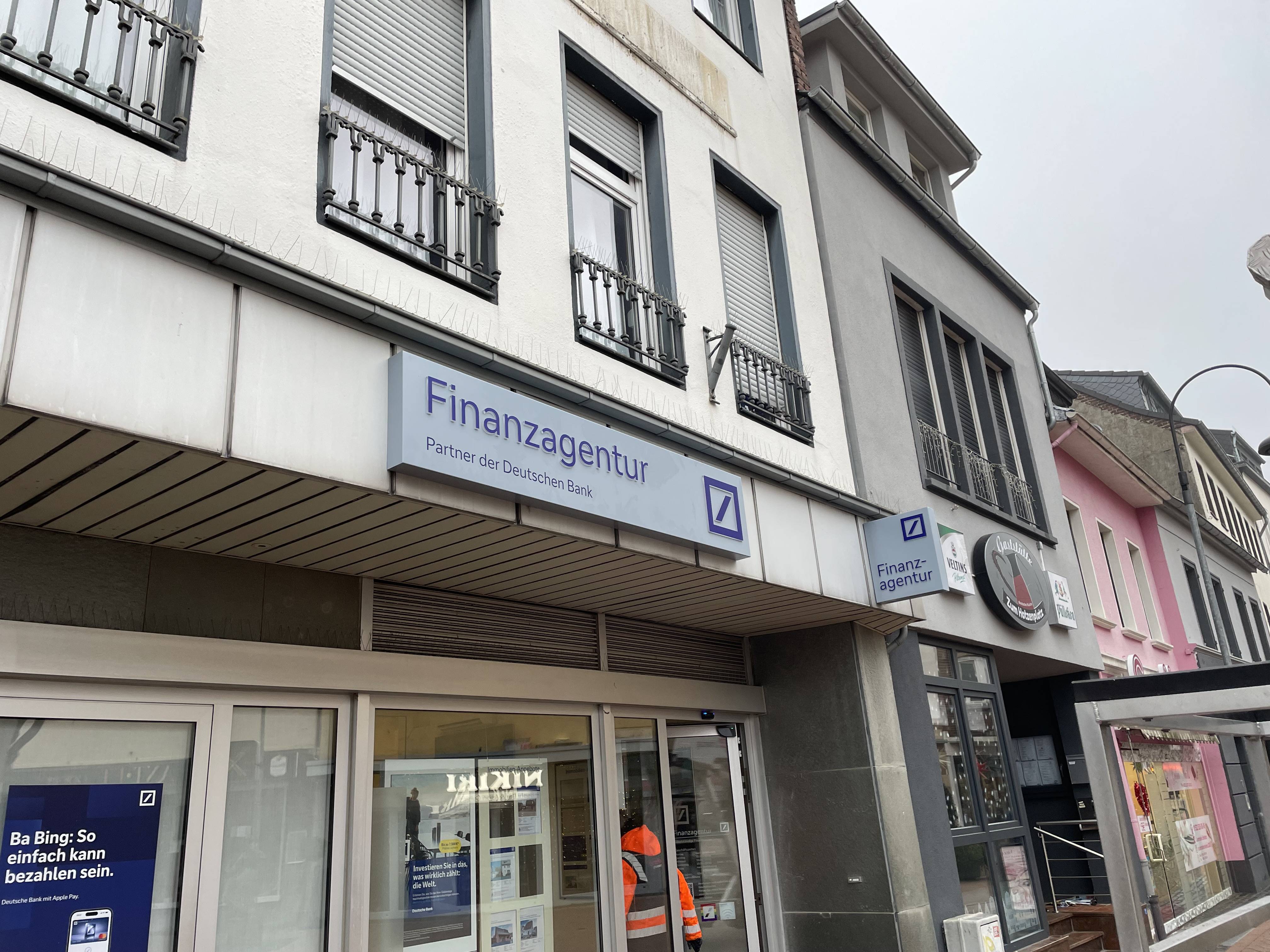 Deutsche Bank Finanzagentur Erkelenz, Markt 18 in Erkelenz