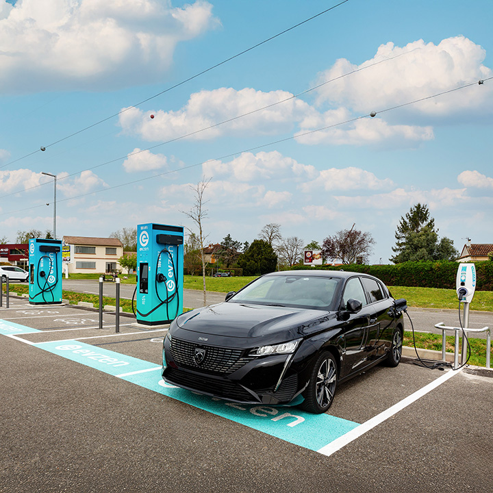 Images EVzen station de recharge