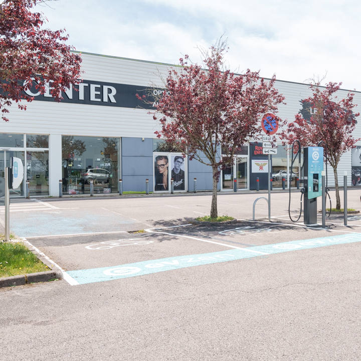 Images EVzen station de recharge