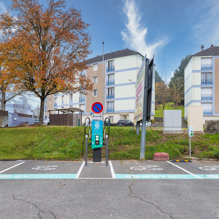 Images EVzen station de recharge