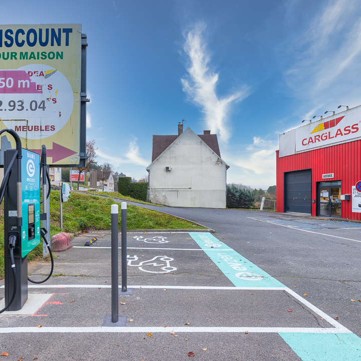 Images EVzen station de recharge