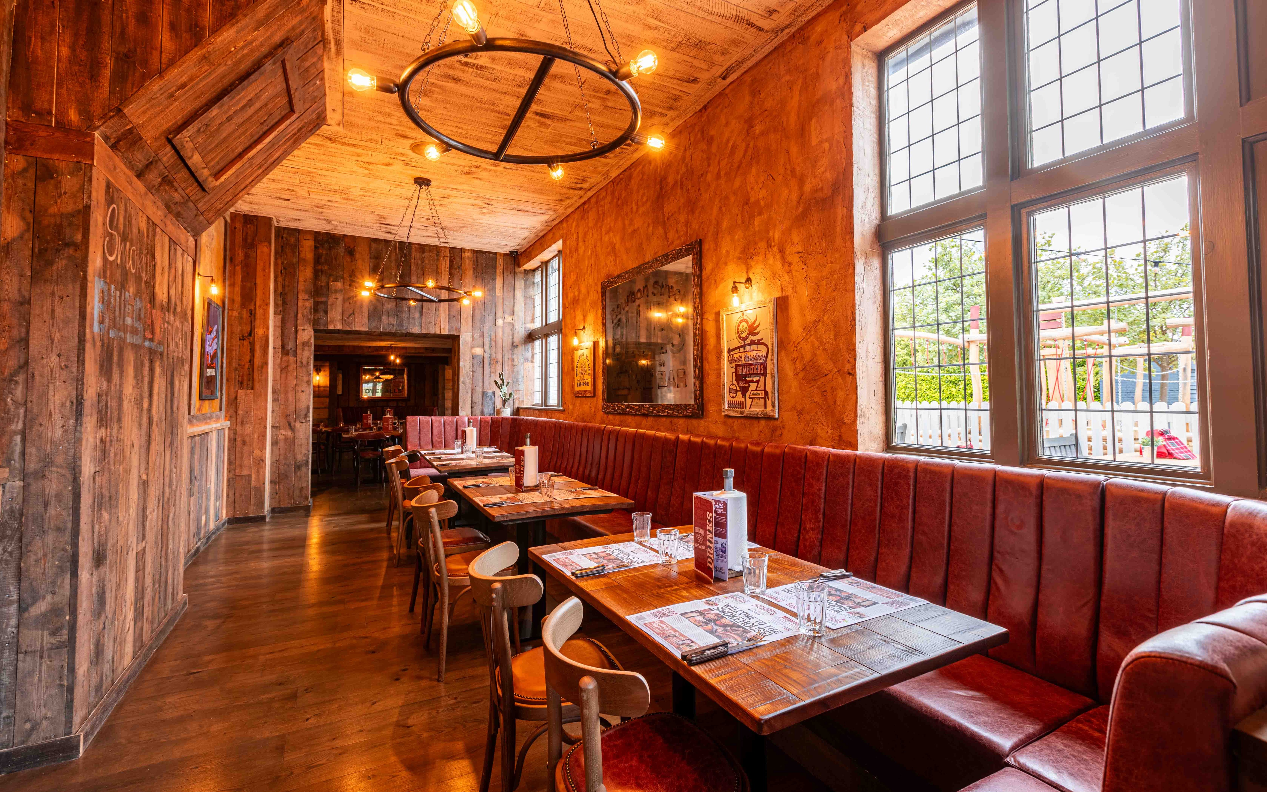 Family Dining & Large Party Celebrations at Hickory's Smokehouse Adel