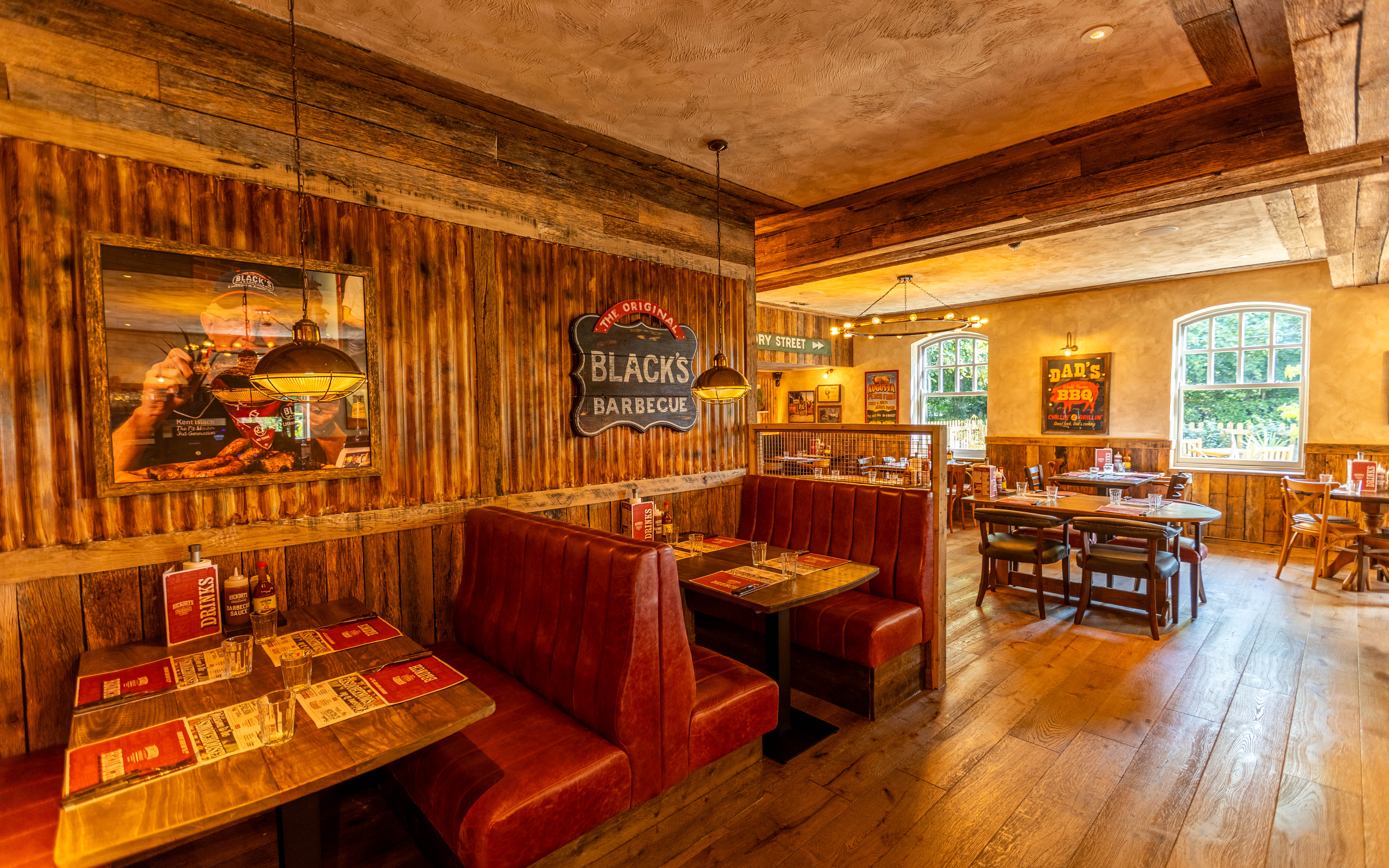 Hickory's Smokehouse Gateacre - Large booths