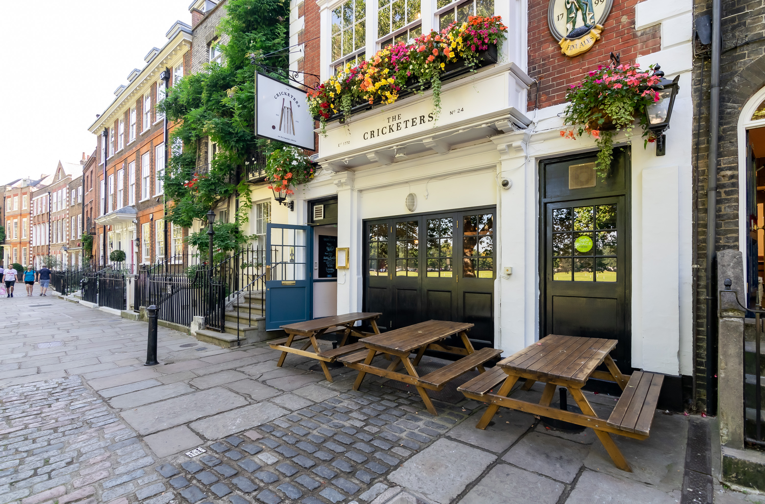 Cricketers Exteriors