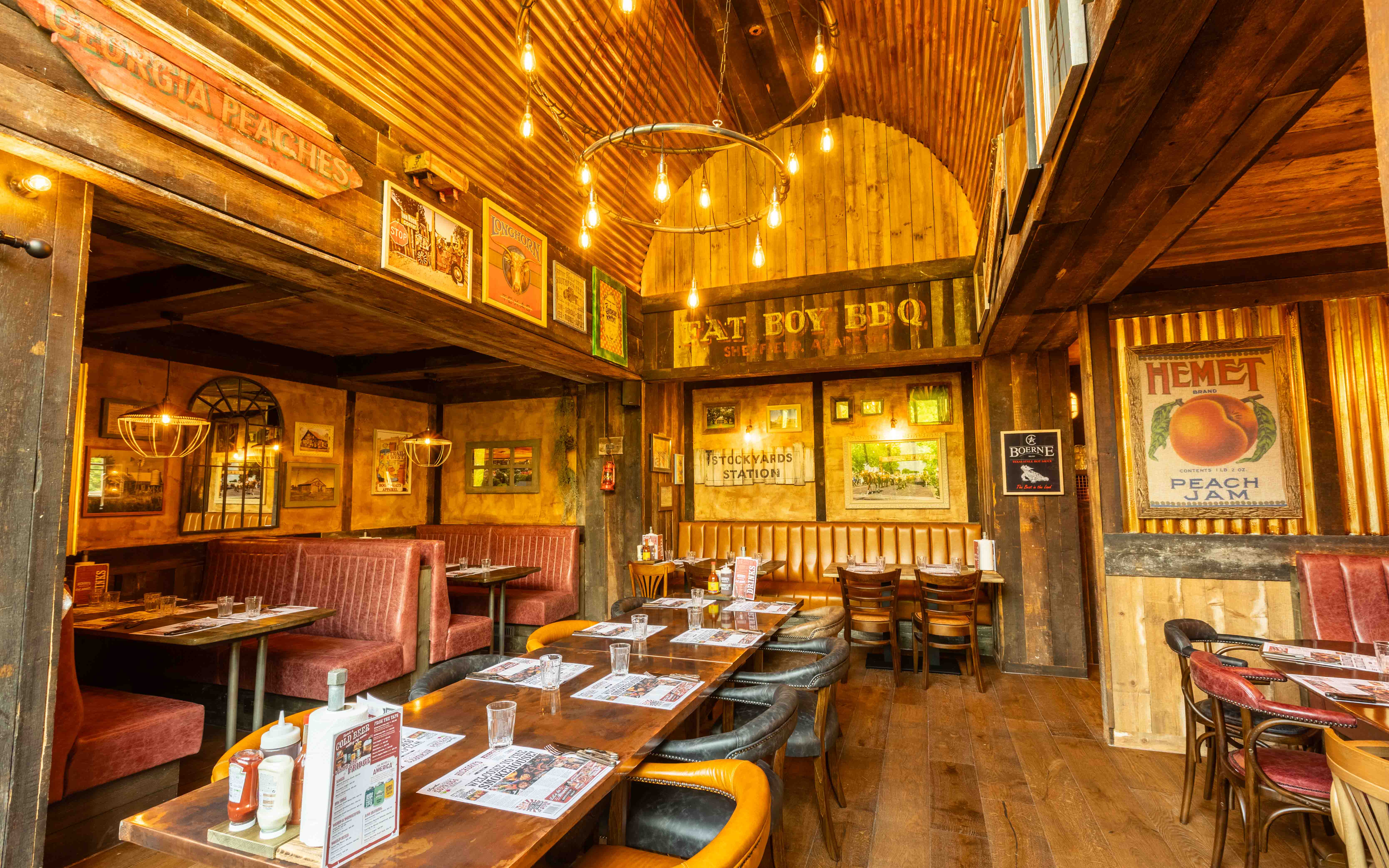 Hickory's Smokehouse Sheffield - Family dining area