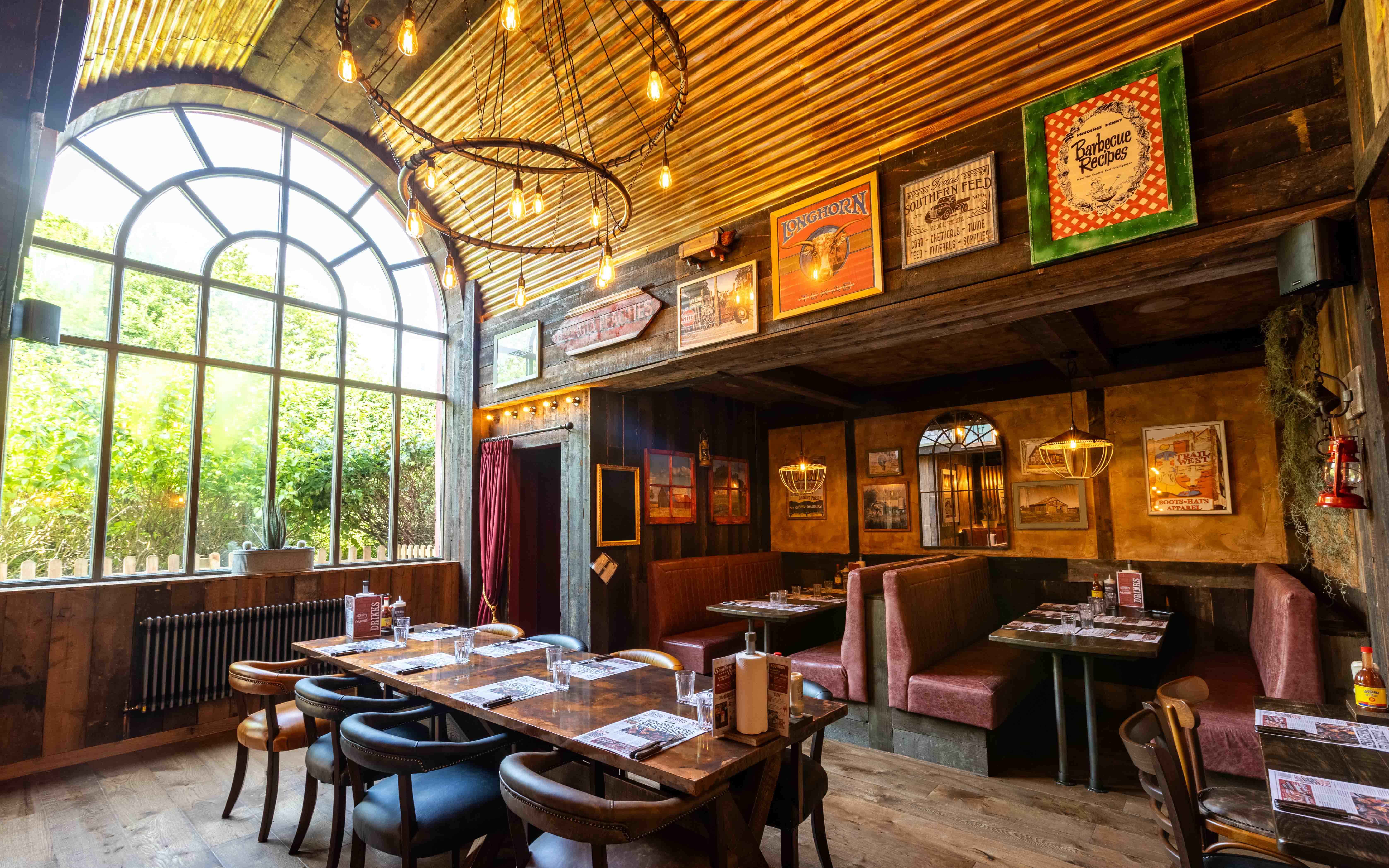 Hickory's Smokehouse Sheffield - Family Dining Area