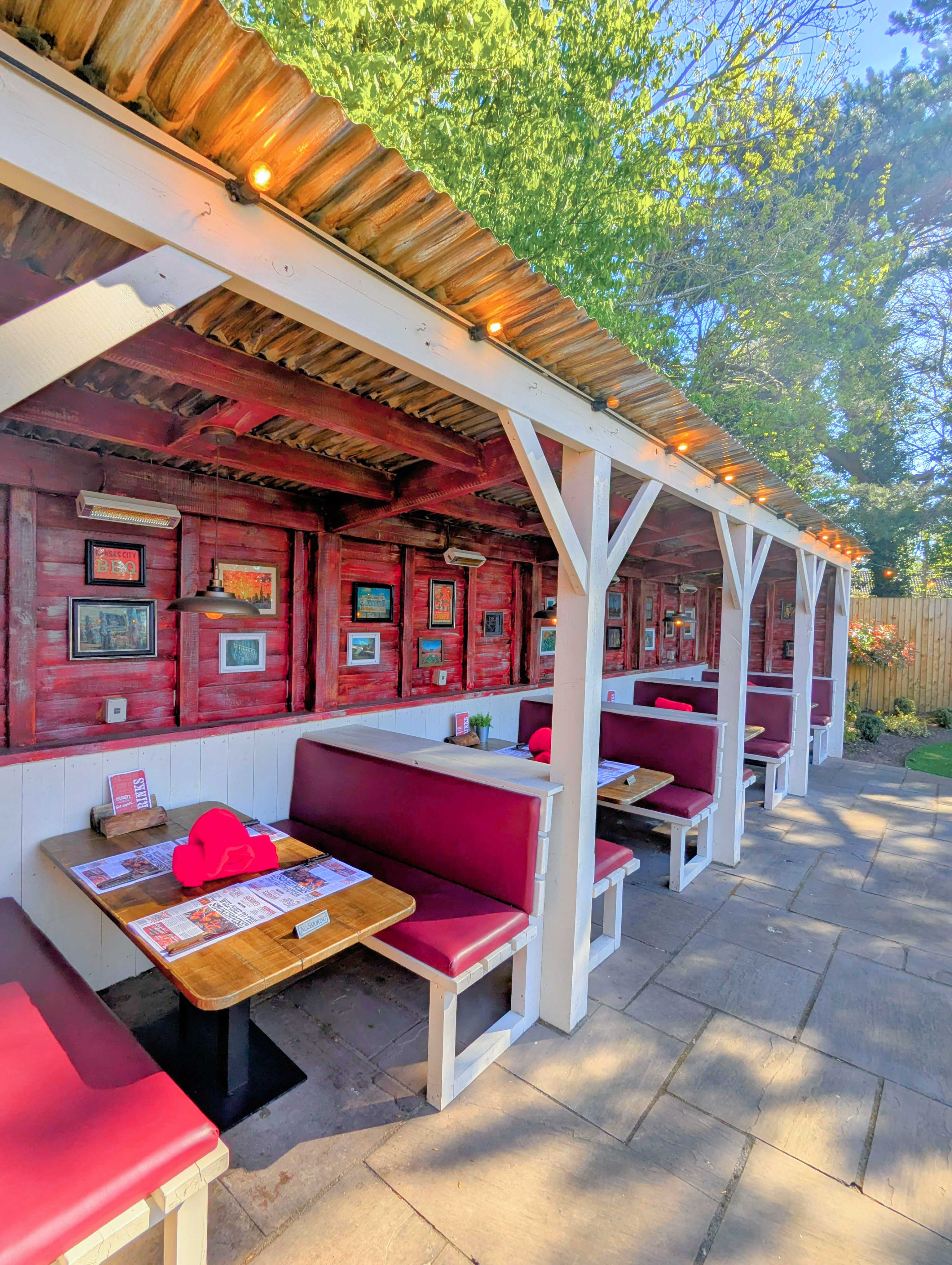 Hickory's Smokehouse Derby Outdoor Area