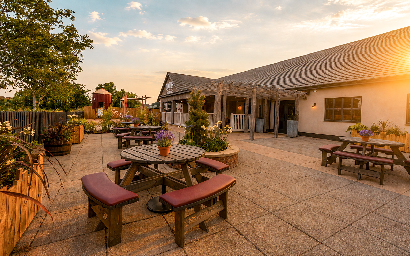 Hickory's Smokehouse Peterborough - Outside Dining Area