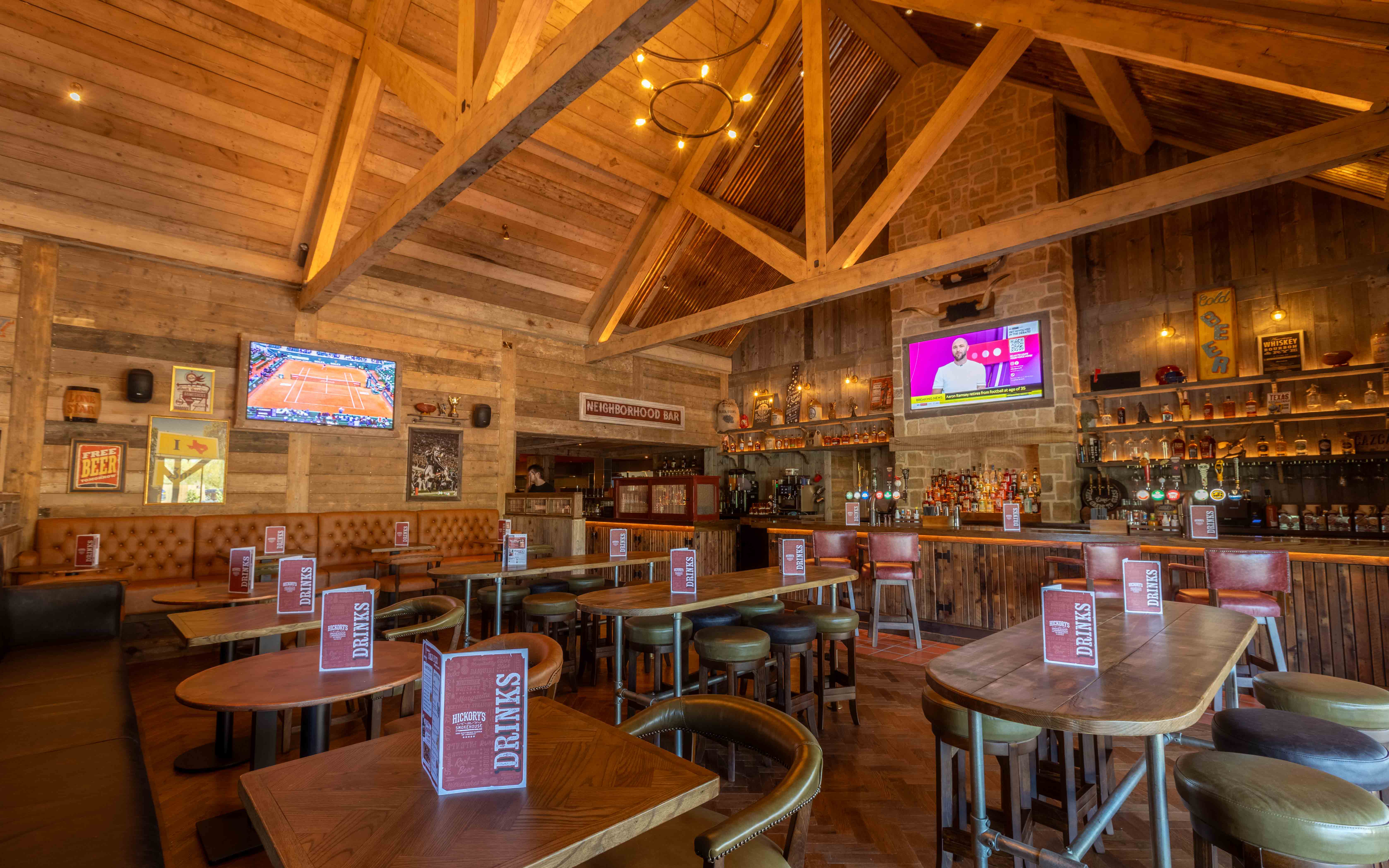 Hickory's Smokehouse Letchworth -Neighbourhood Bar