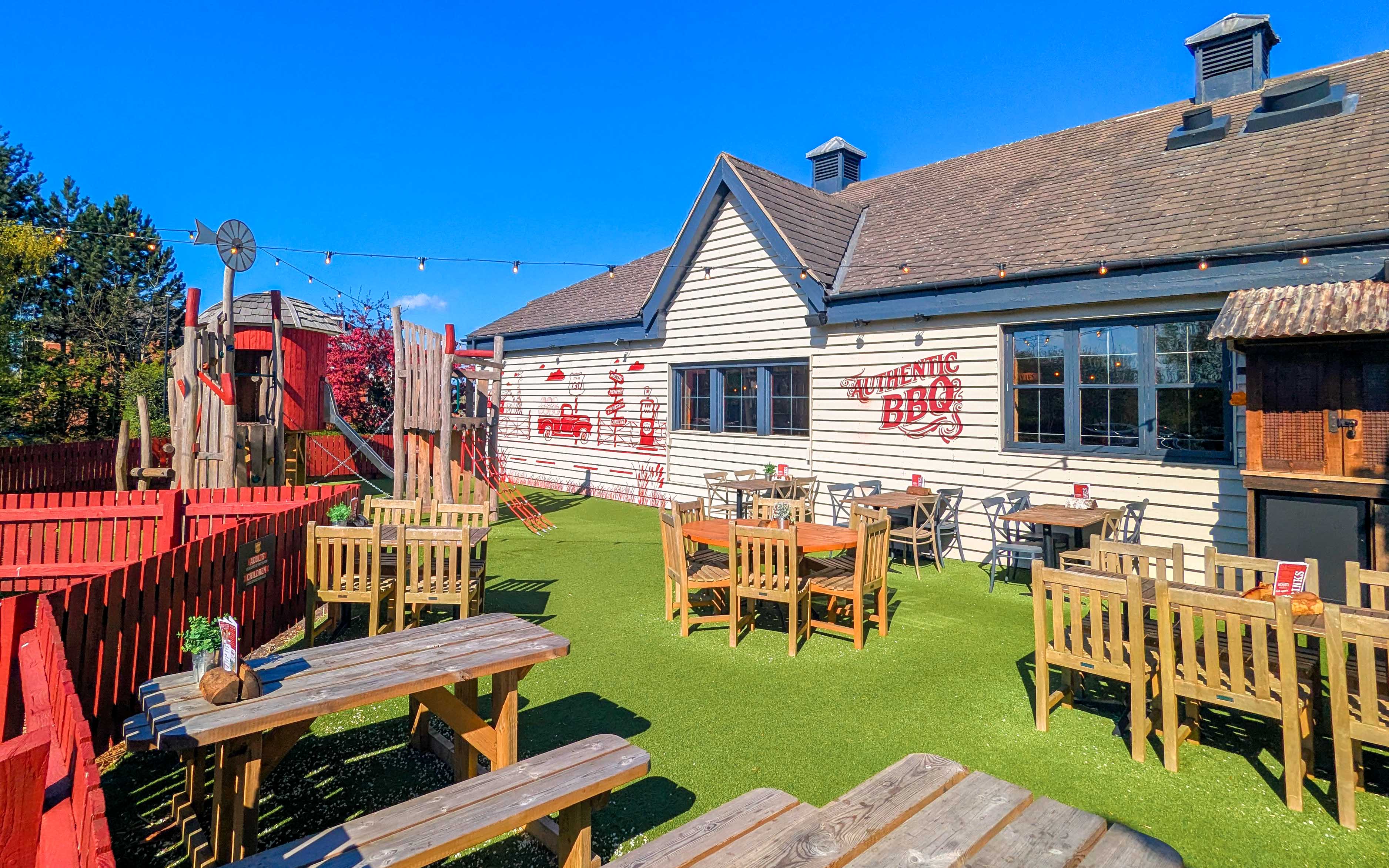 Hickory's Smokehouse Derby Outdoor Area
