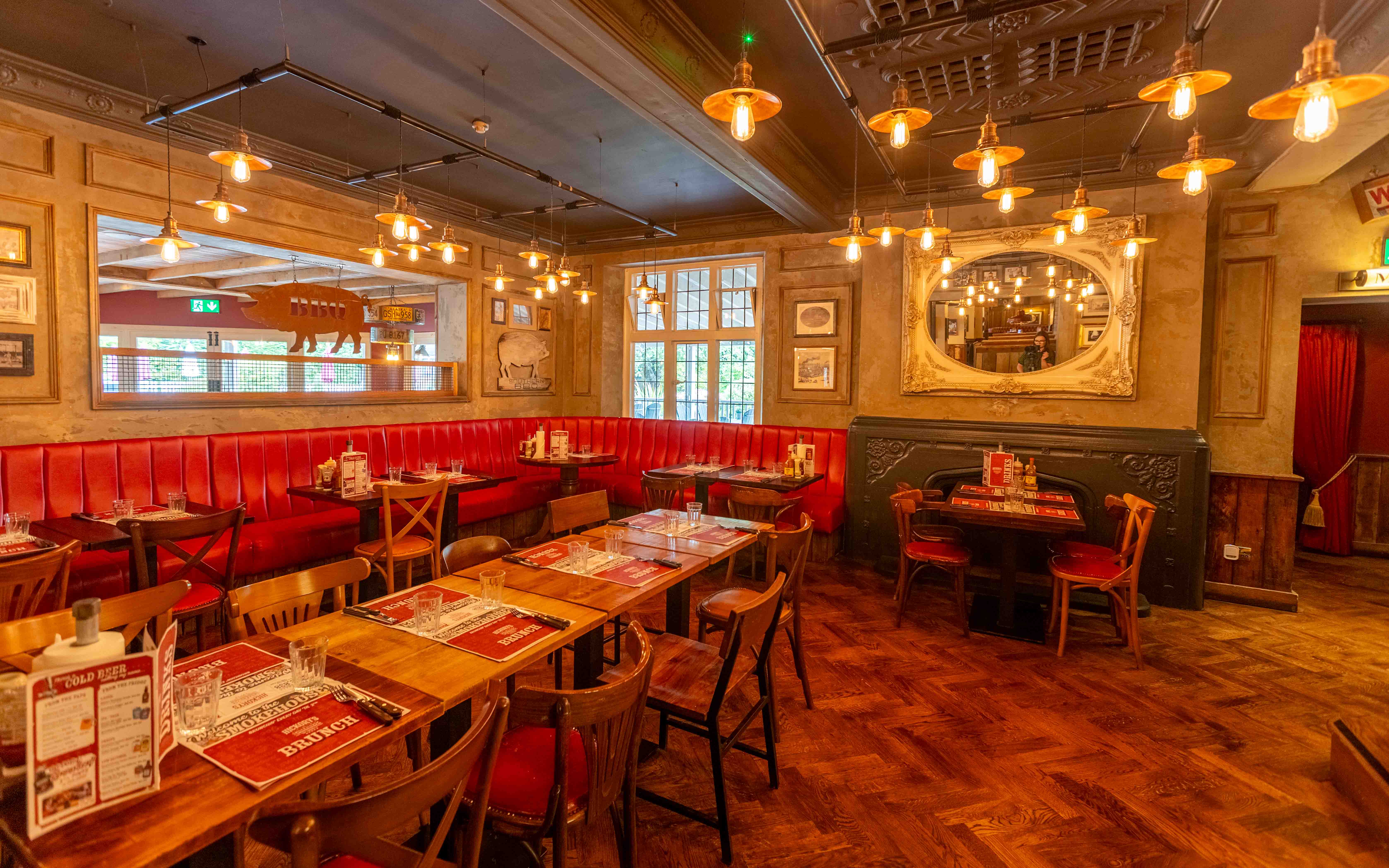 Family Dining Space at Hickory's Castle Bromwich