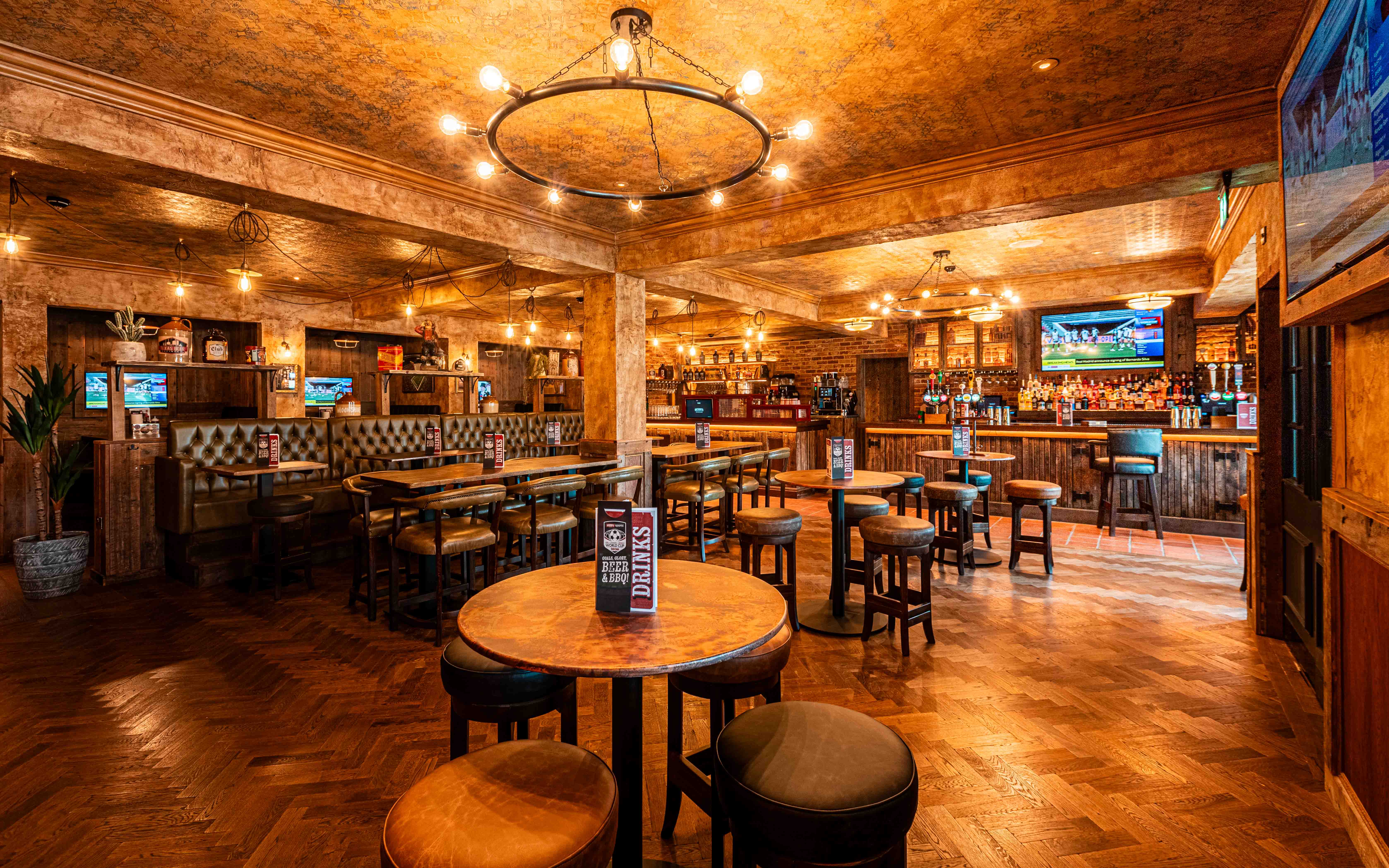 Hickory's Smokehouse Peterborough - Neighbourhood Bar