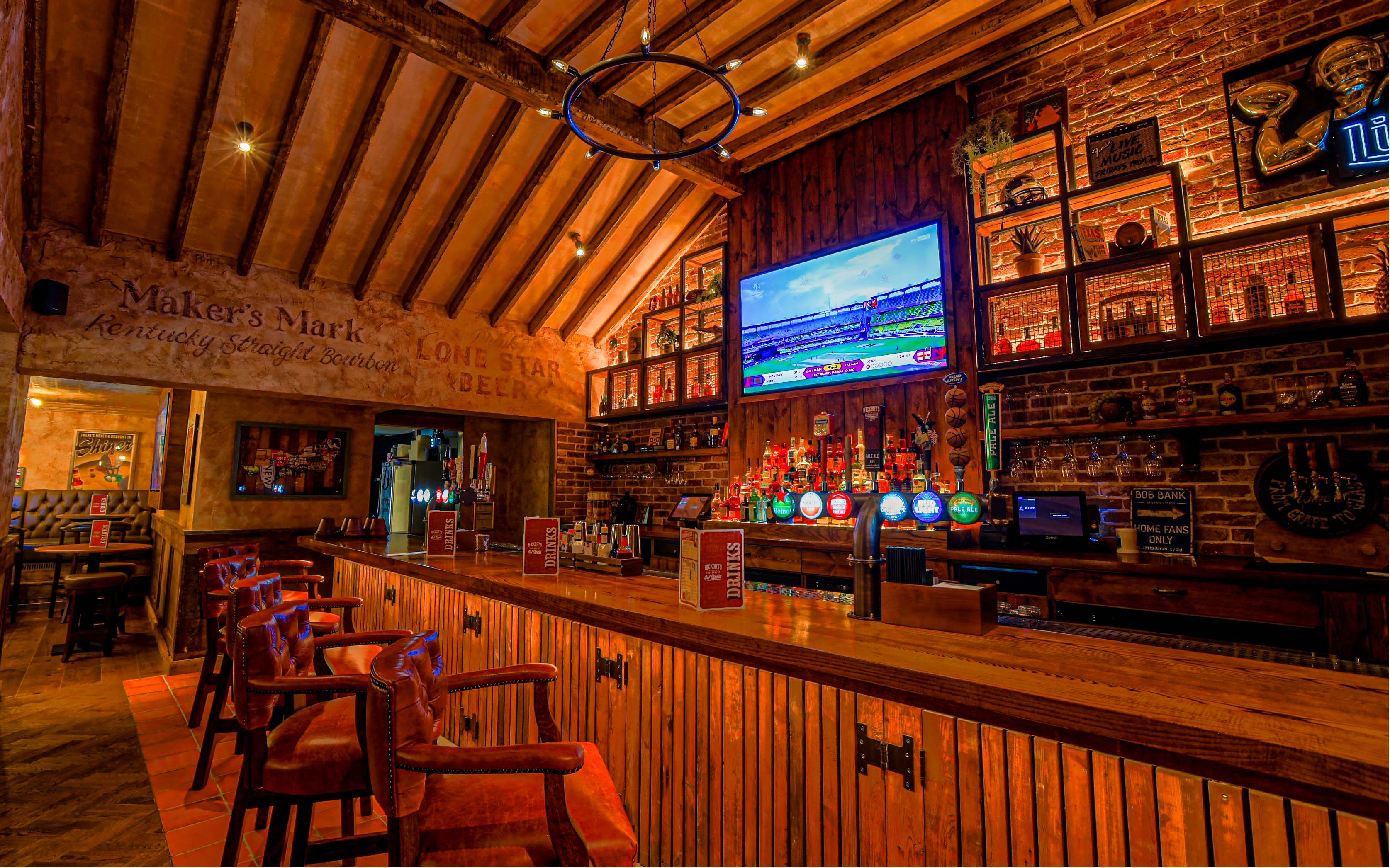 Hickory's Cardiff - Bar