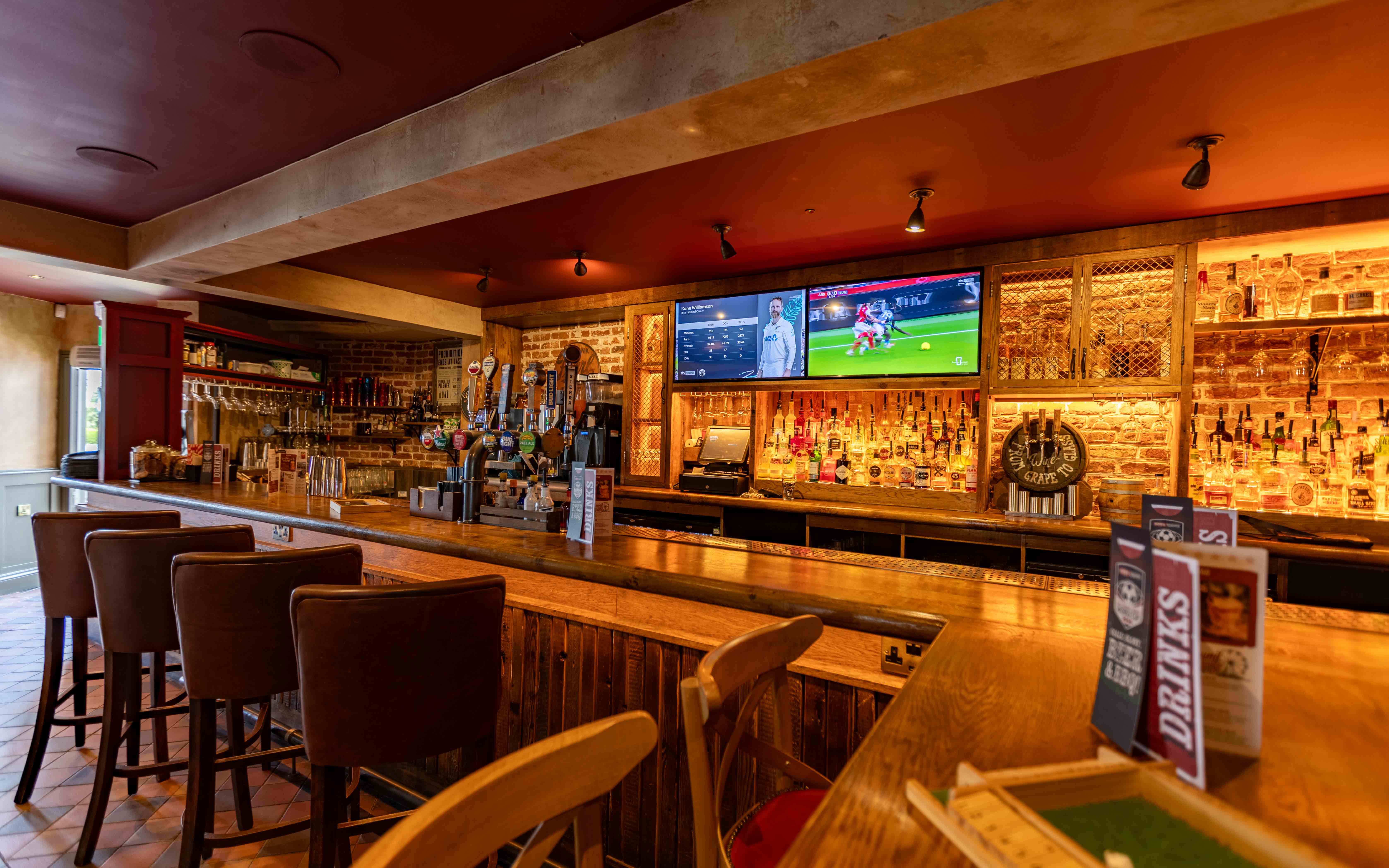 Hickory's Smokehouse Gresty Green - Neighbourhood Bar