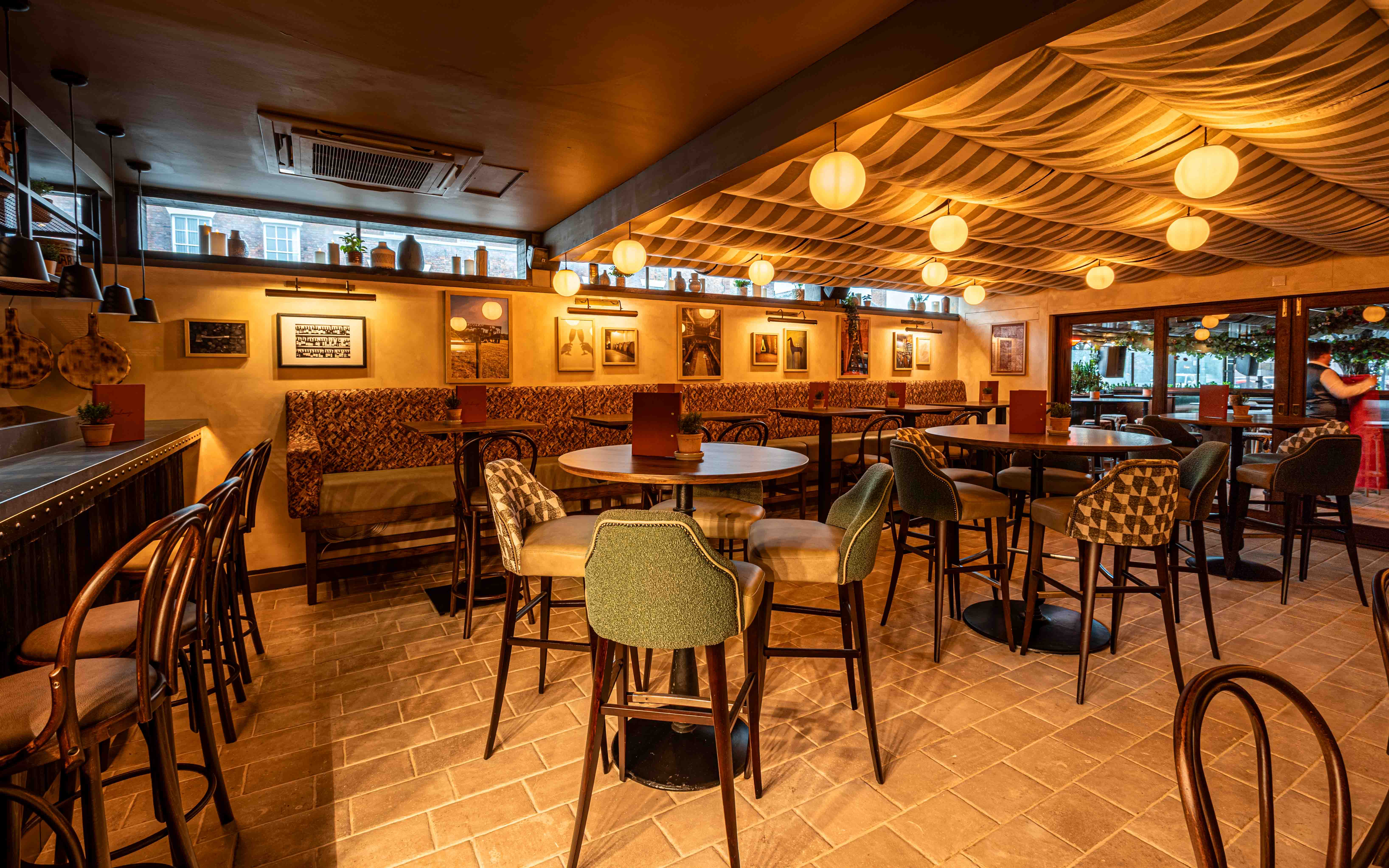 Barlounge Chester - Indoor Terrace