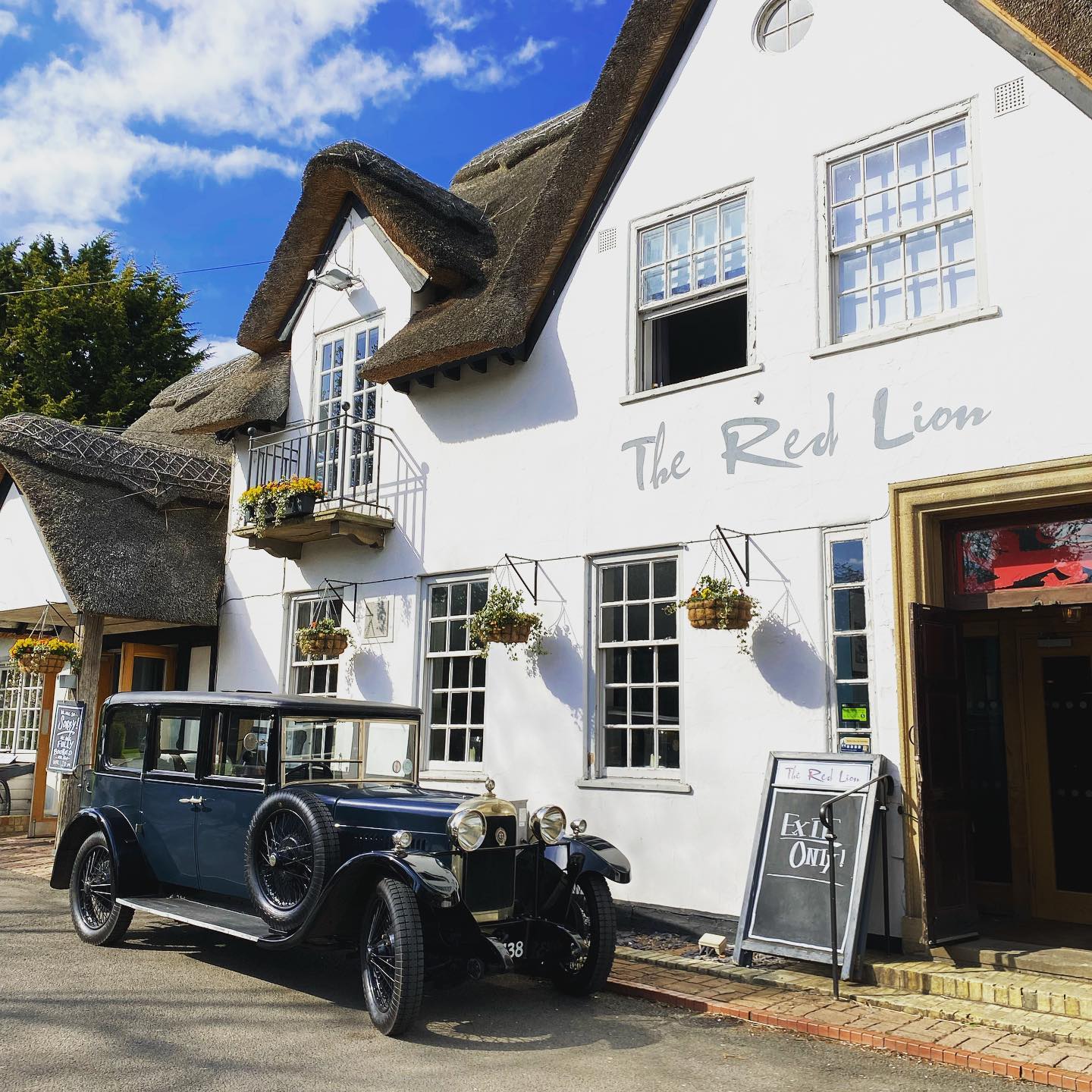 Red Lion Exterior